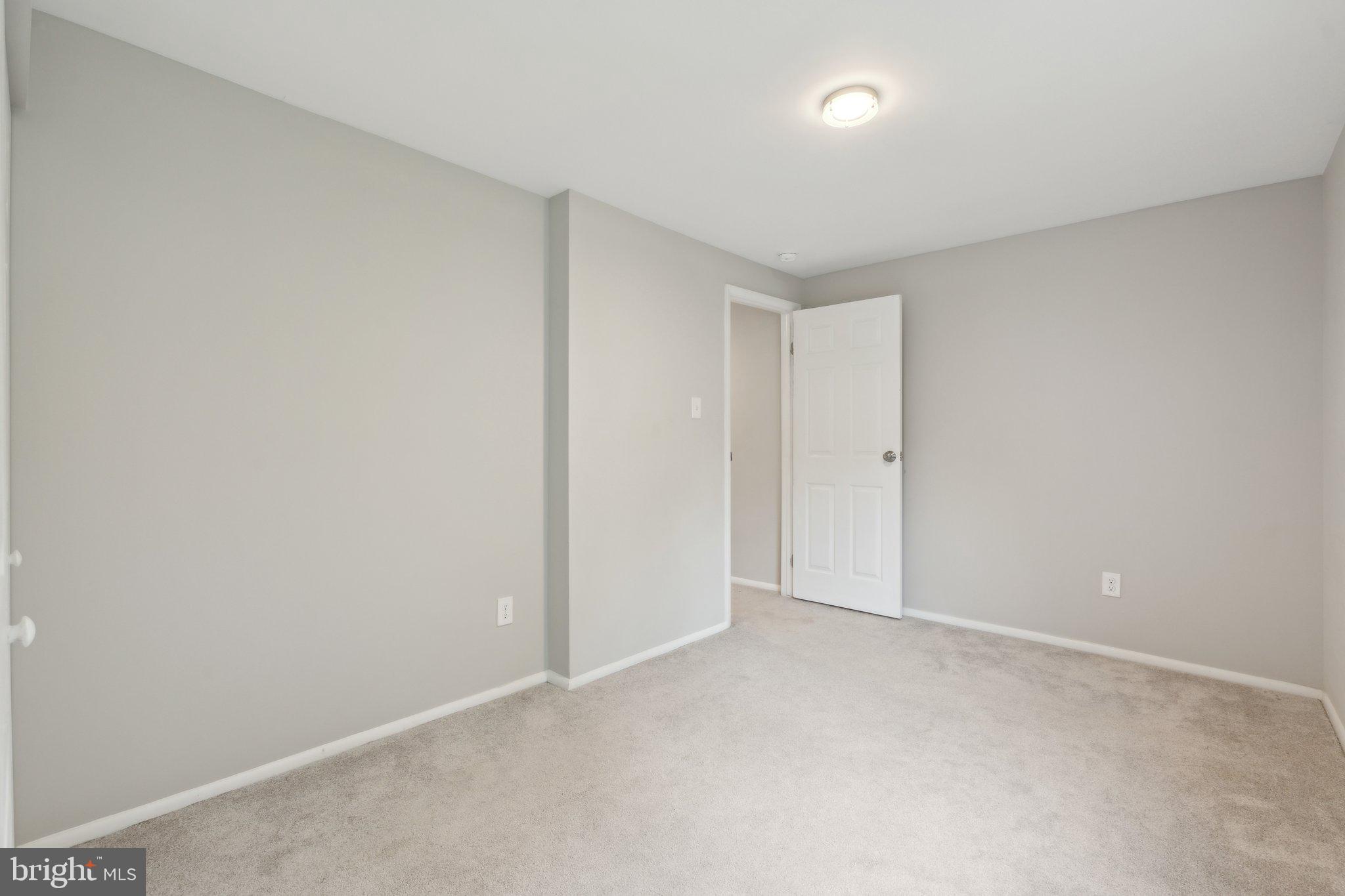 D EVEREUX WEST - Residential