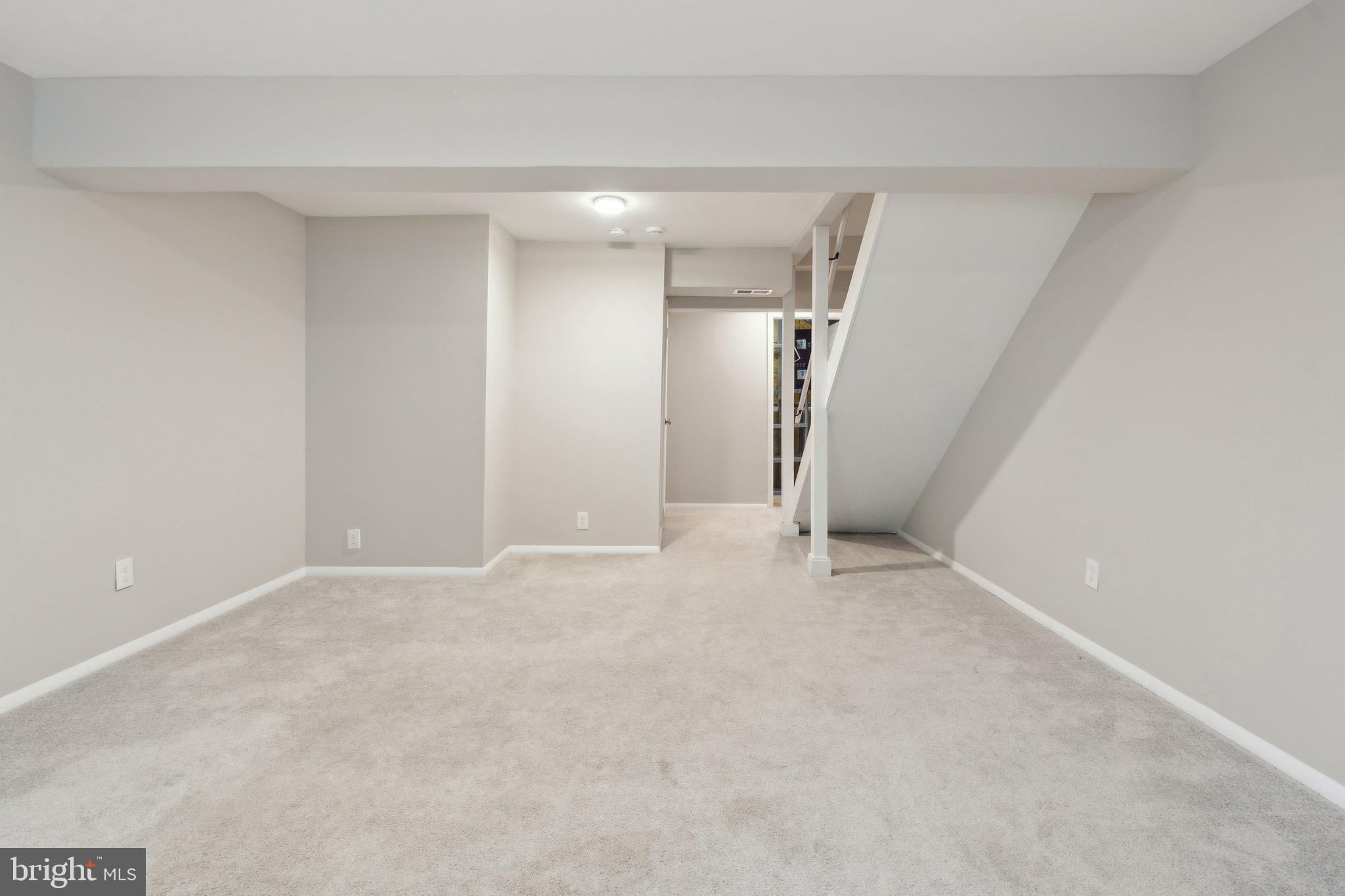 D EVEREUX WEST - Residential