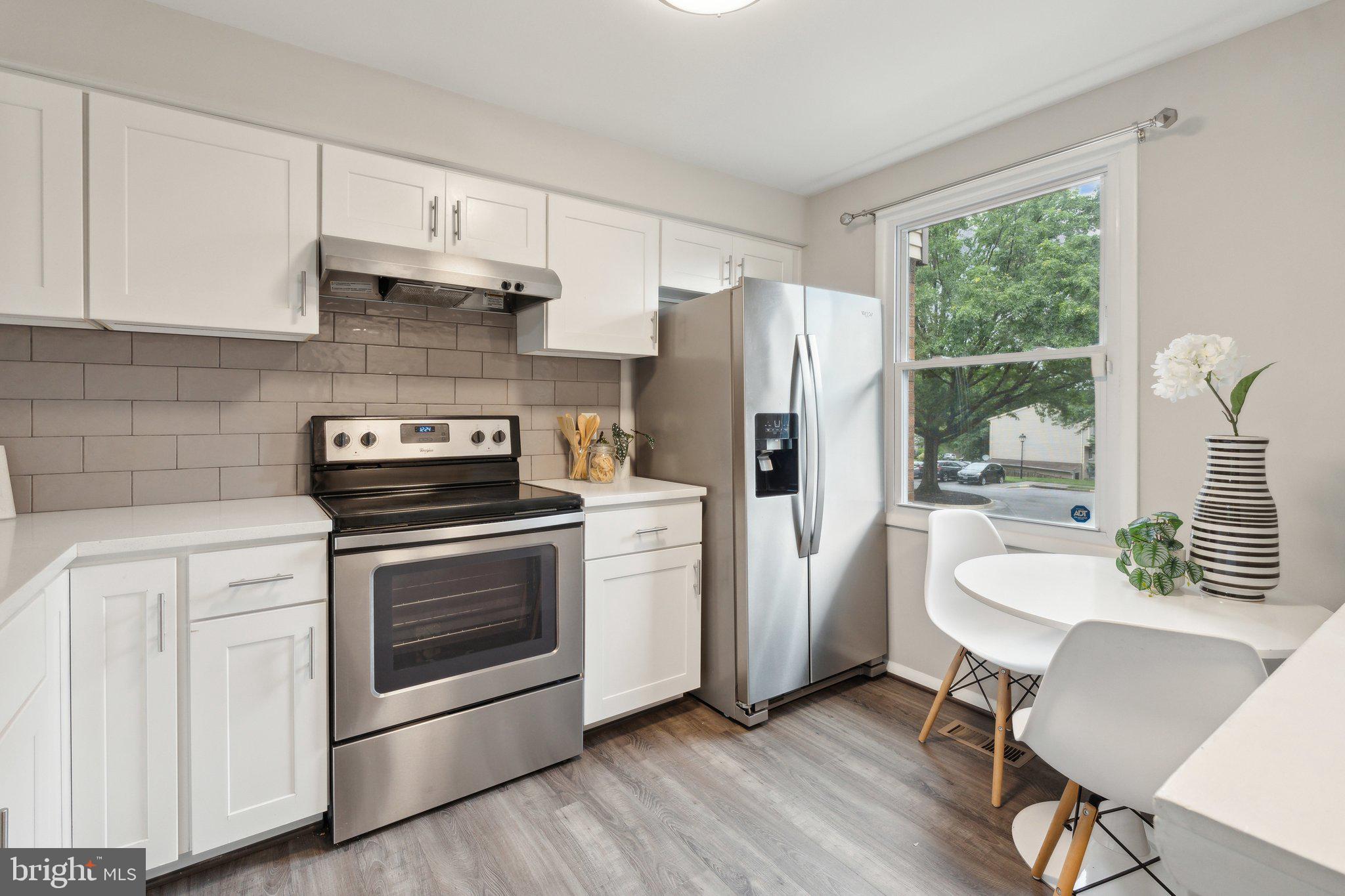 D EVEREUX WEST - Residential