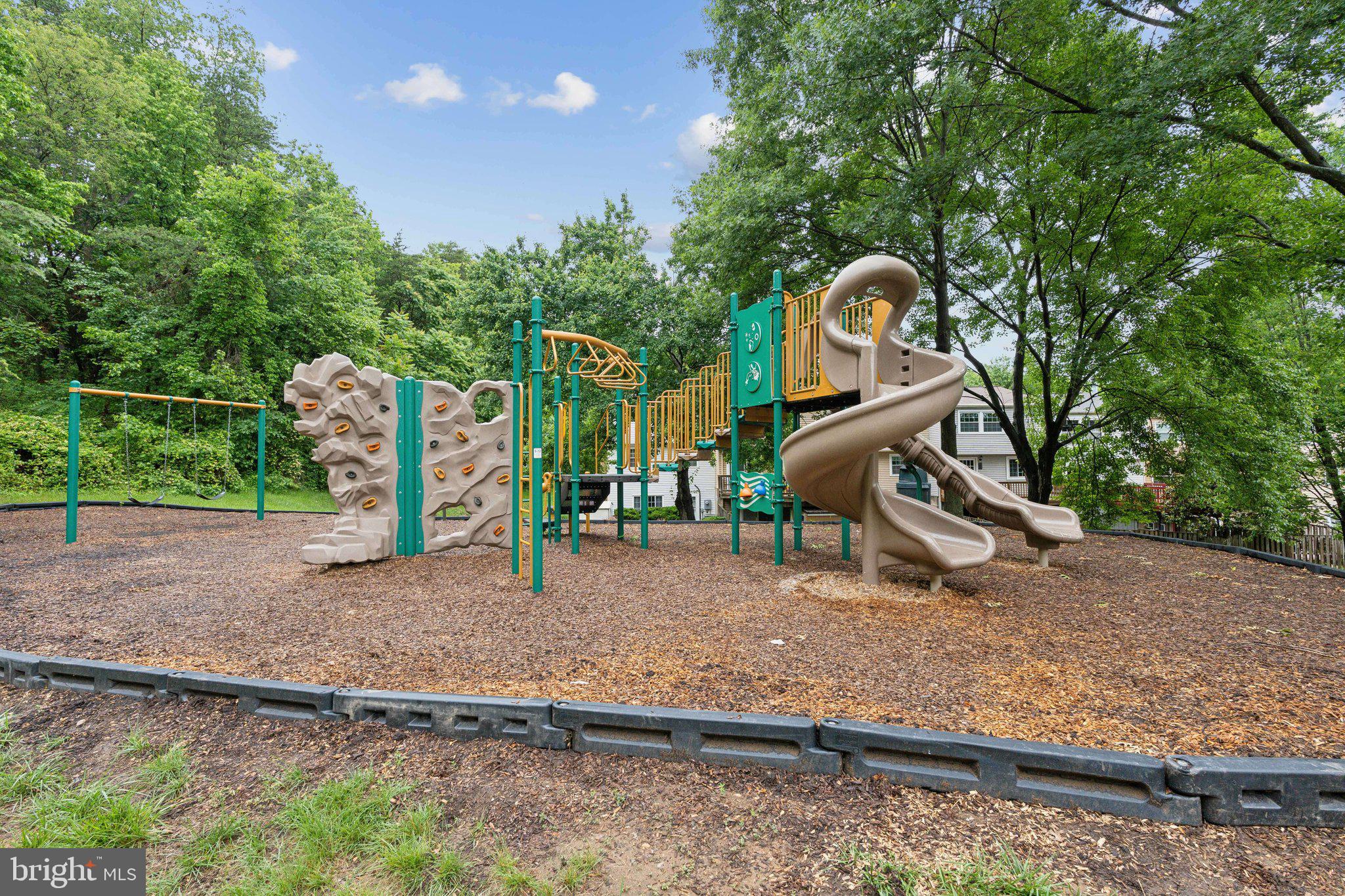 D EVEREUX WEST - Residential