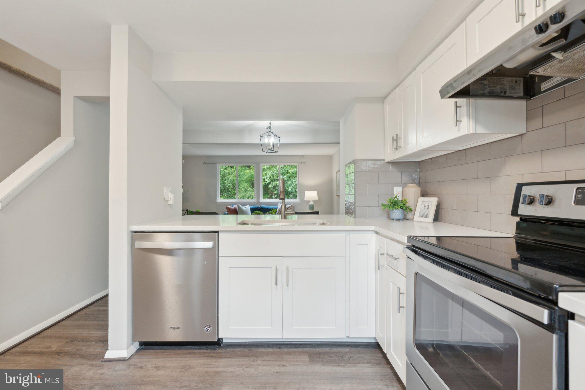 D EVEREUX WEST - Residential