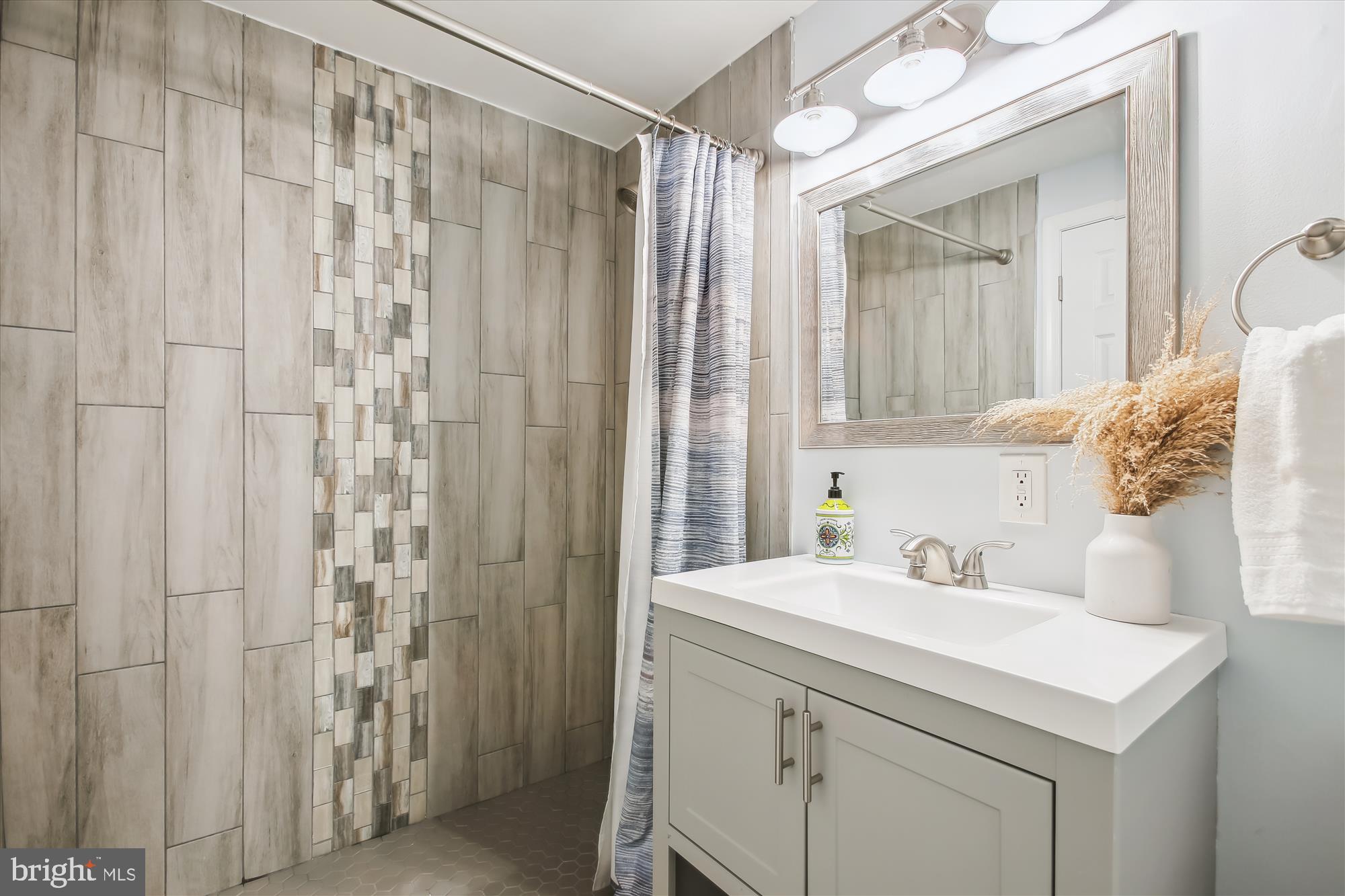 WEST SPRINGFIELD VILLAGE - Residential