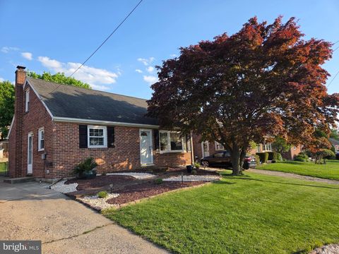 Photo of 128 Rockwood Avenue, YORK, PA 17406 (MLS # PAYK2102110)