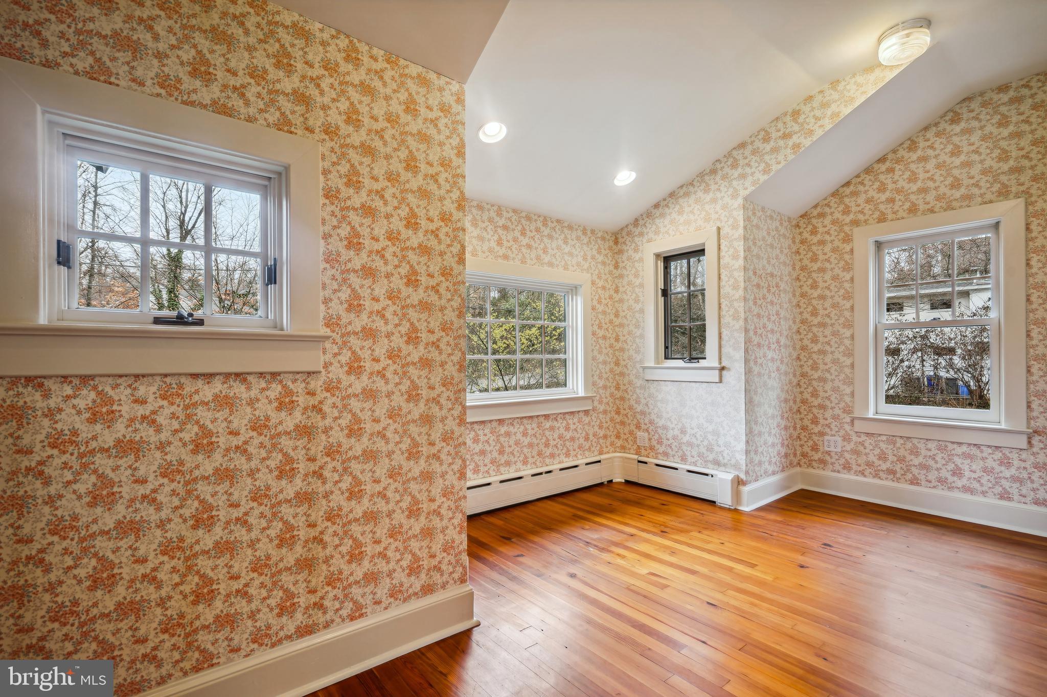 GLEN ECHO HEIGHTS - Residential