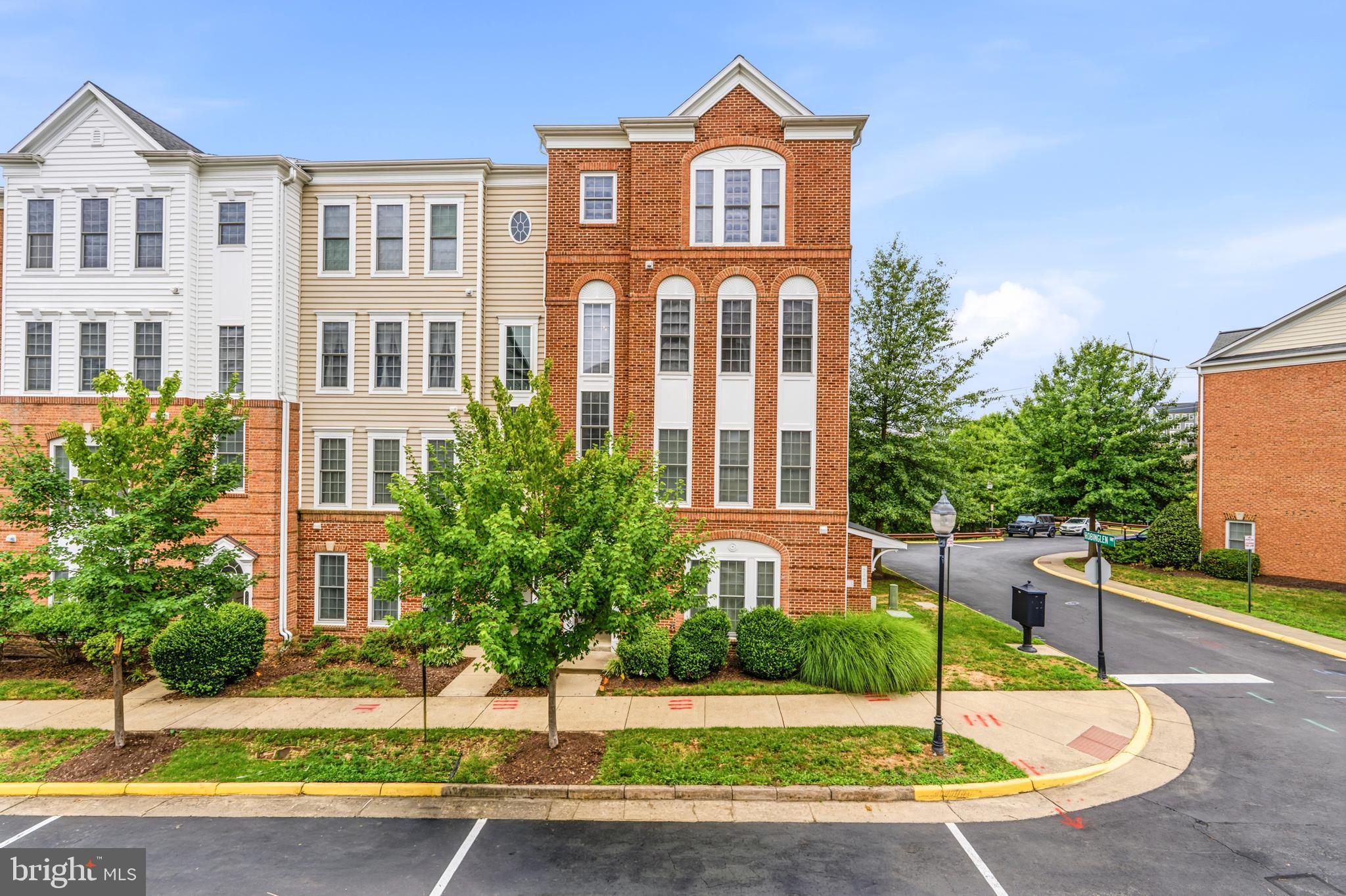 2361 BROOKMOOR LANE