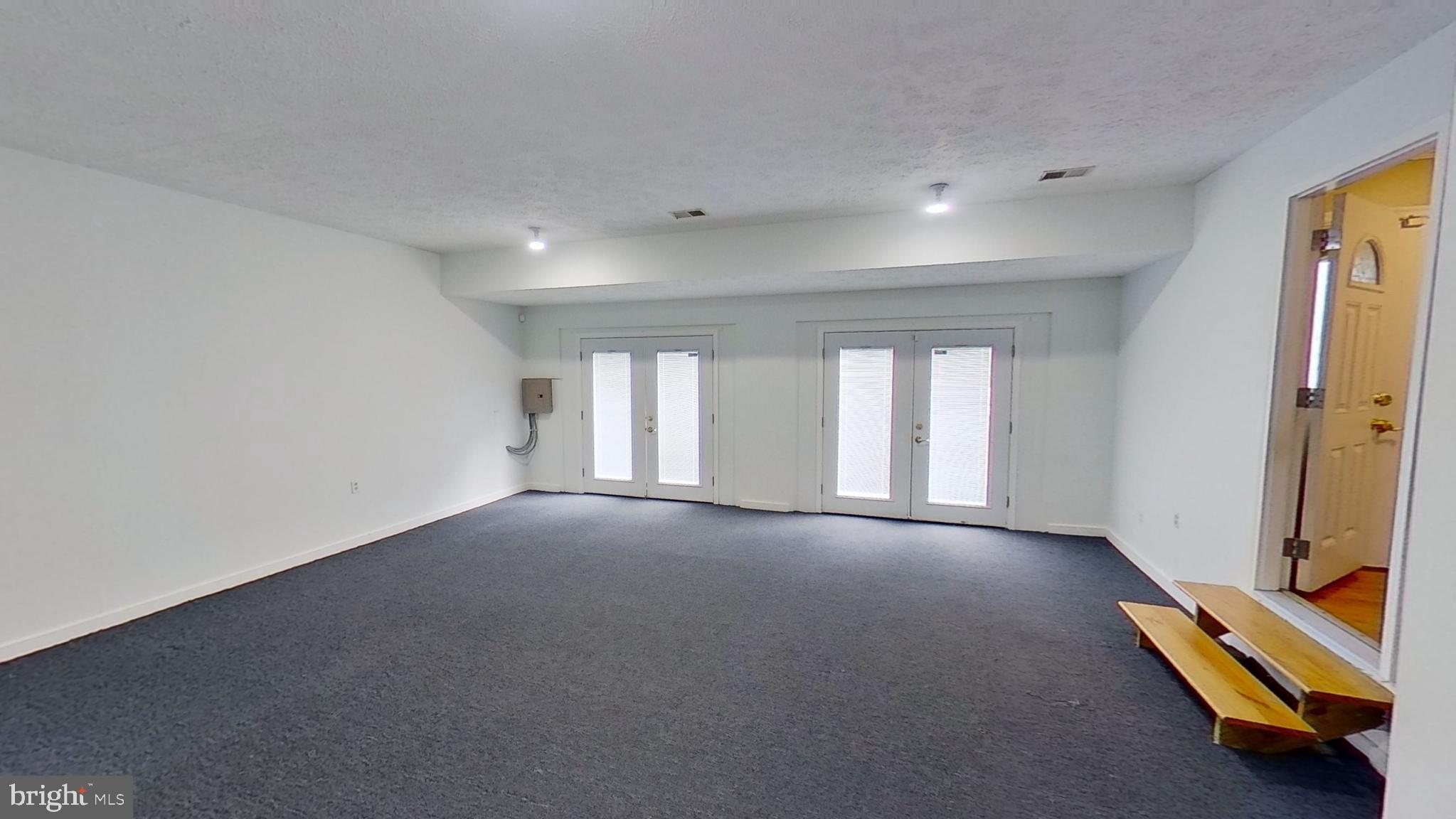 ST CHARLES SUB - DORCHESTER - Residential Lease