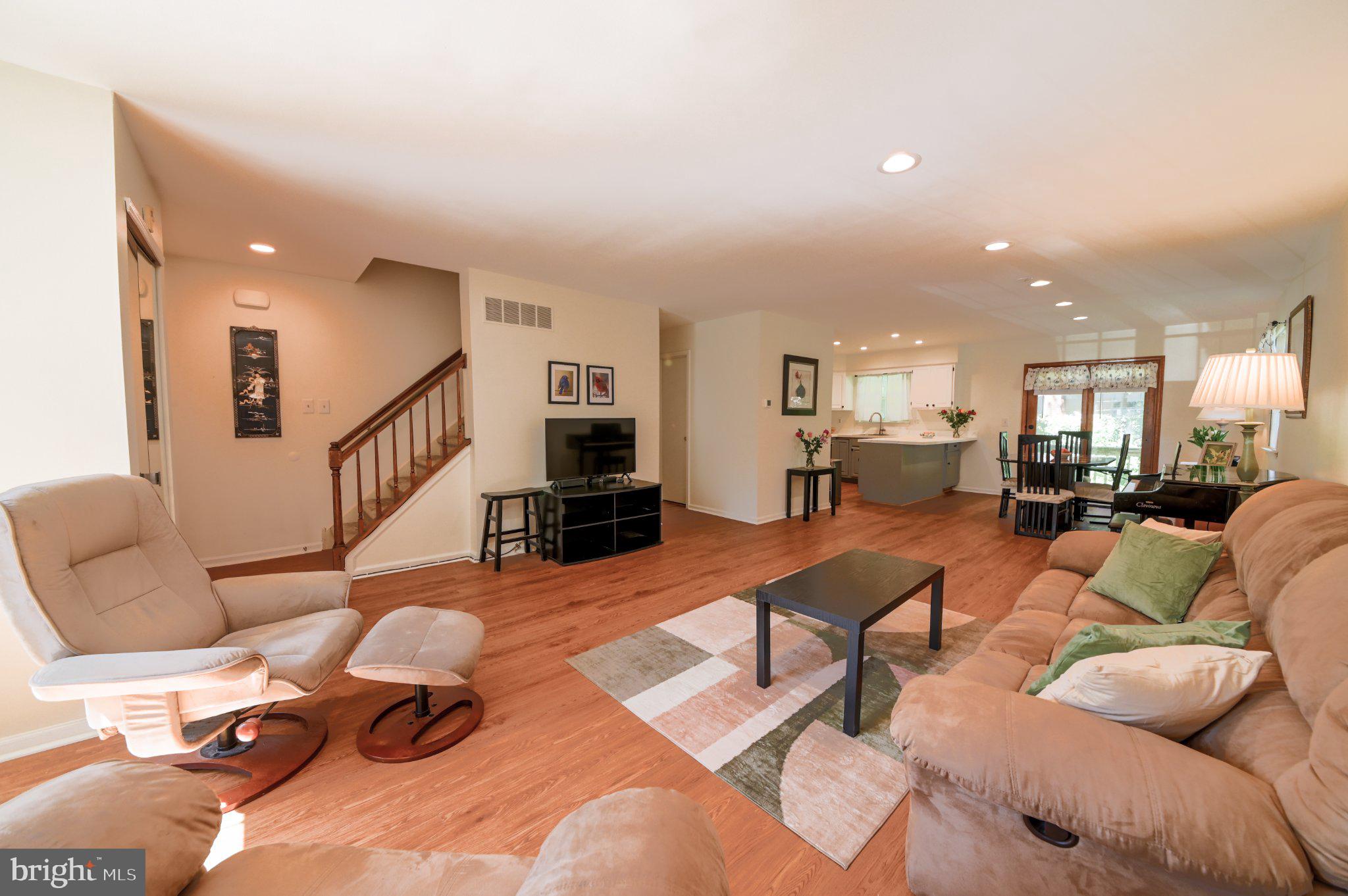 7923-31 RIDGE AVENUE 25