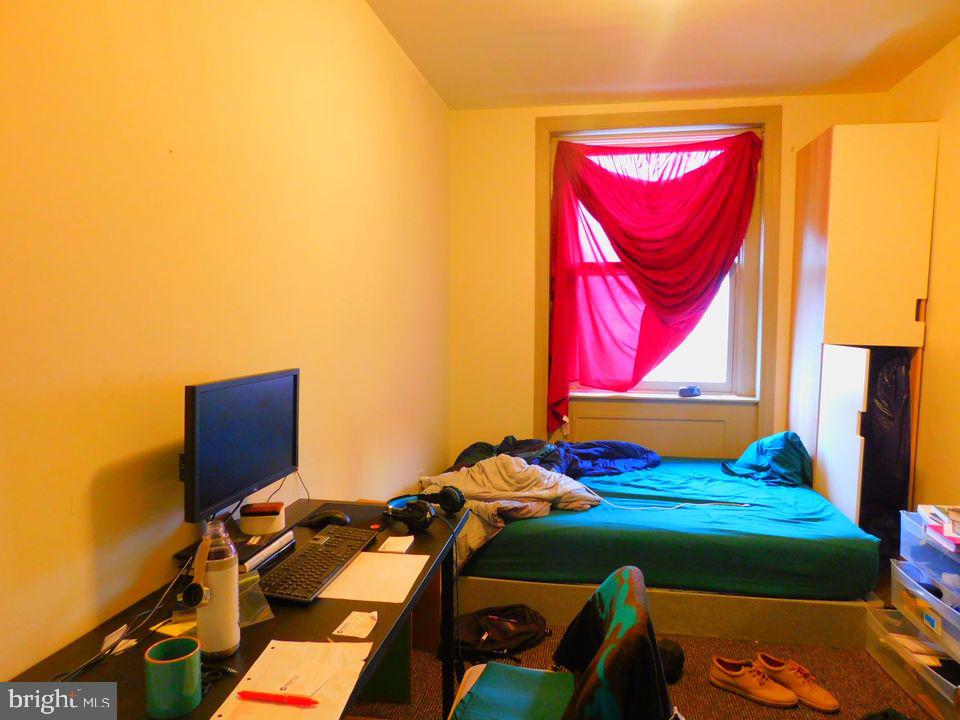 TEMPLE UNIVERSITY - Residential Lease
