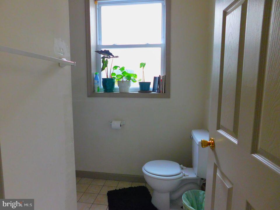 TEMPLE UNIVERSITY - Residential Lease