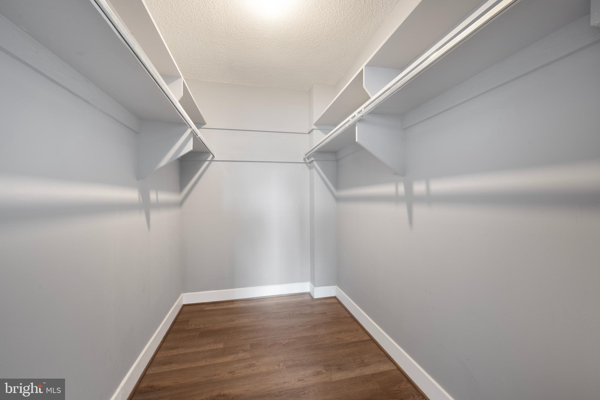 HYDE PARK - Residential