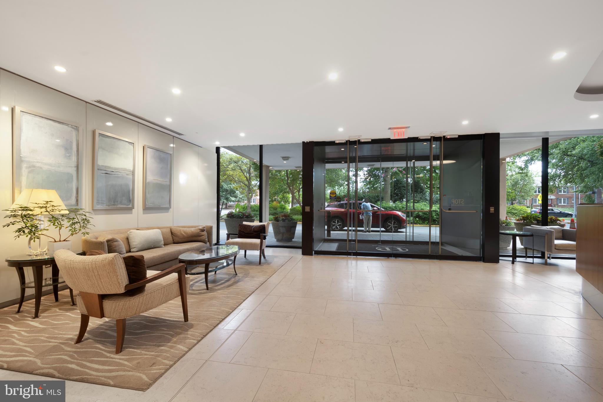 HYDE PARK - Residential