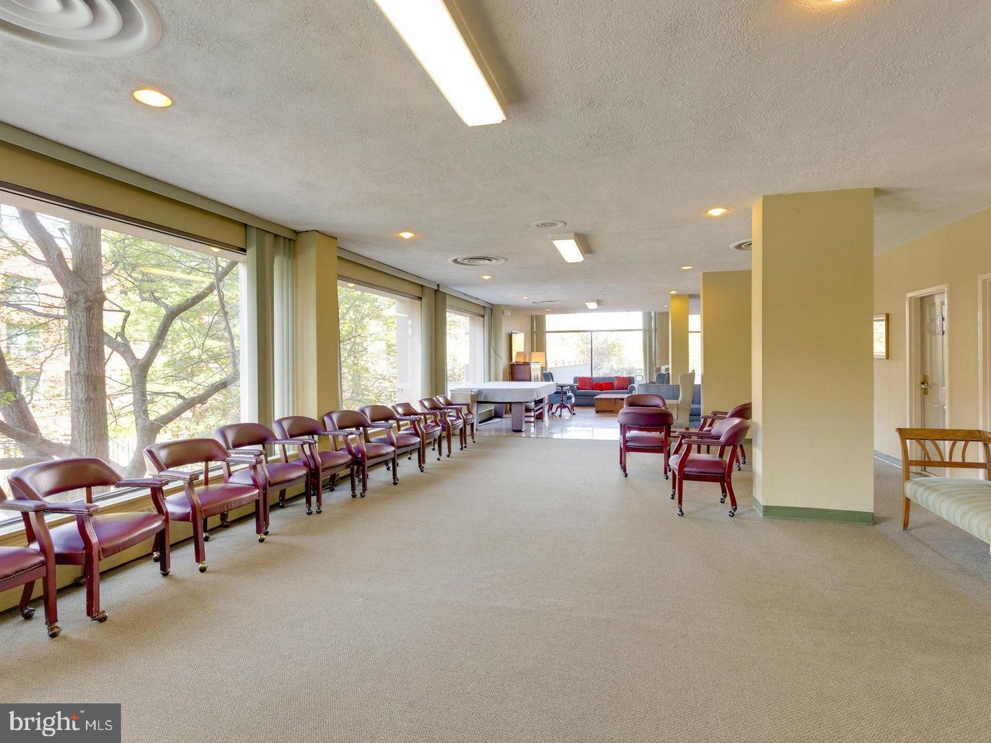 HYDE PARK - Residential