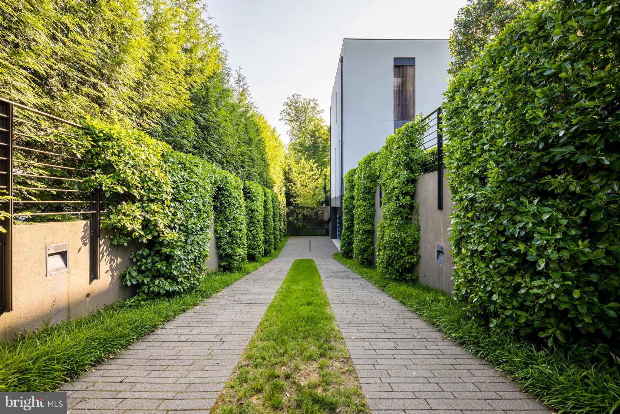 ARLINGWOOD - Residential