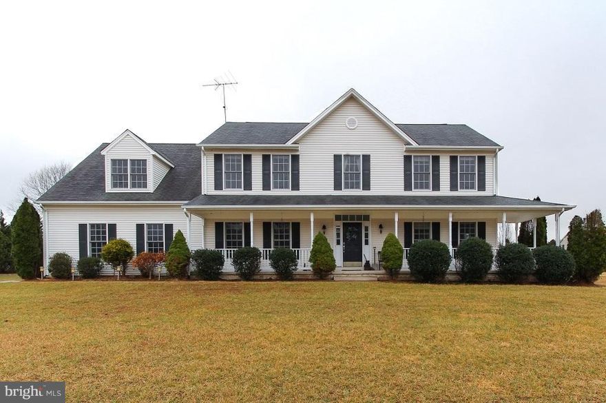 Lovely home on 3 acre lot, no HOA! Large kit. w/stainless appliances and Granite countertop w/Breakfast bar! Bright/Open family rm w/gas FP! Formal dining rm. Large MBR&MB w/Jacuzzi tub and separate shower! Huge bonus room over 3 car garage! Full, unfinished walk up basement w/BA rough in! Two 220AMP service w/15K watt whole house generator w/automatic transfer! Free TV w/HD antenna! 2 sheds!