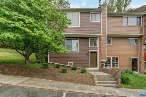 Townhouse For Sale - 587 Southampton Ct Ct<br/> CHARLOTTESVILLE, VA 22901