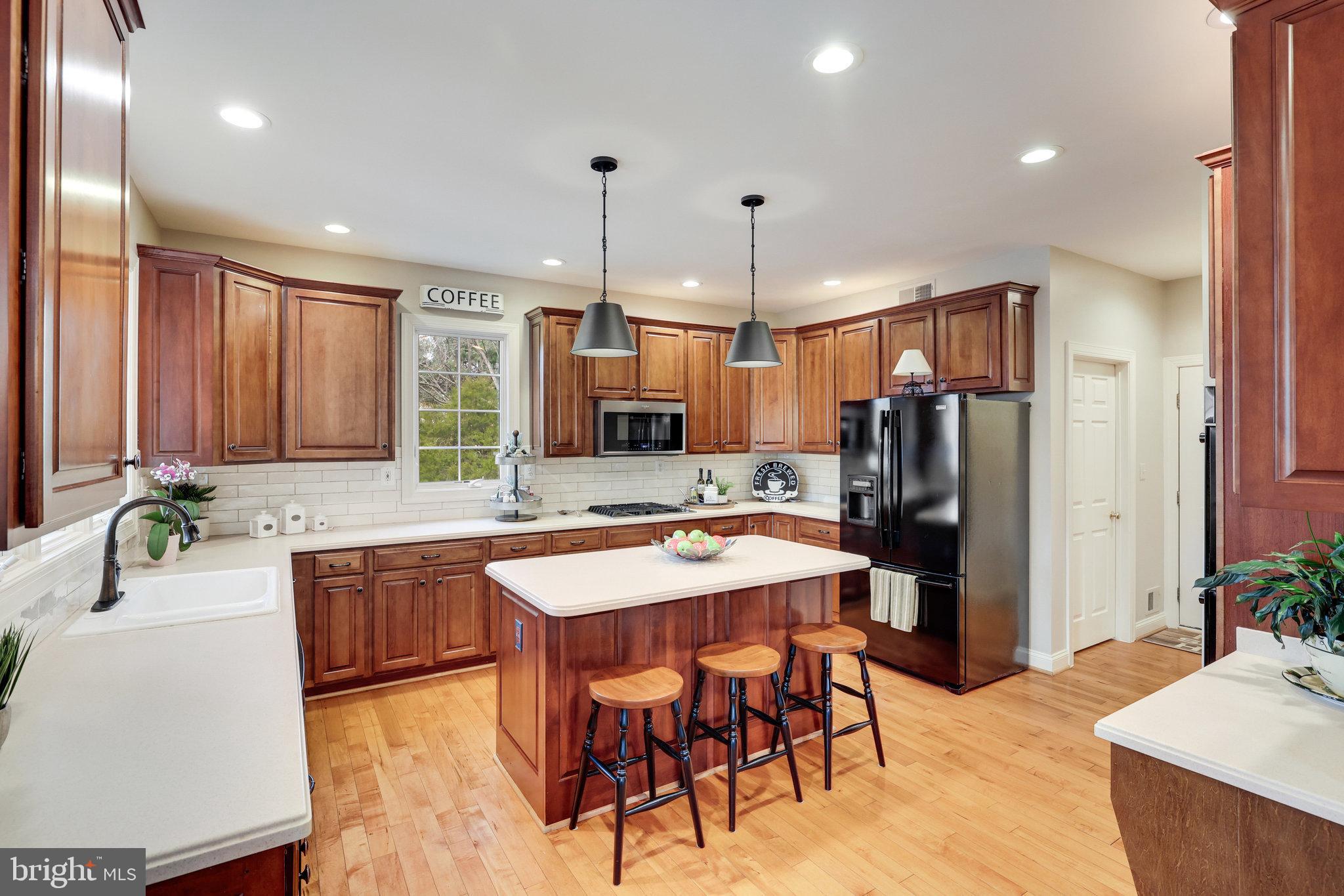 HUNTER MILL ESTATES - Residential