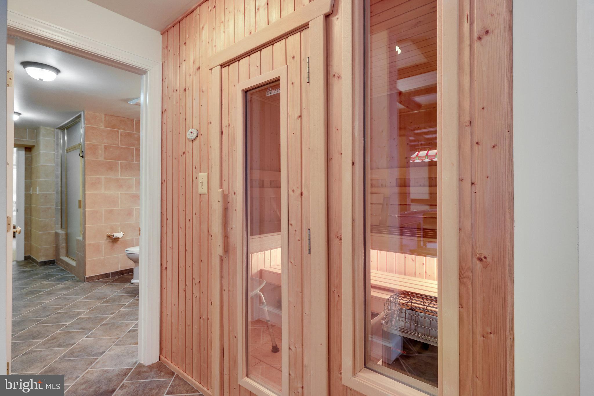 HUNTER MILL ESTATES - Residential