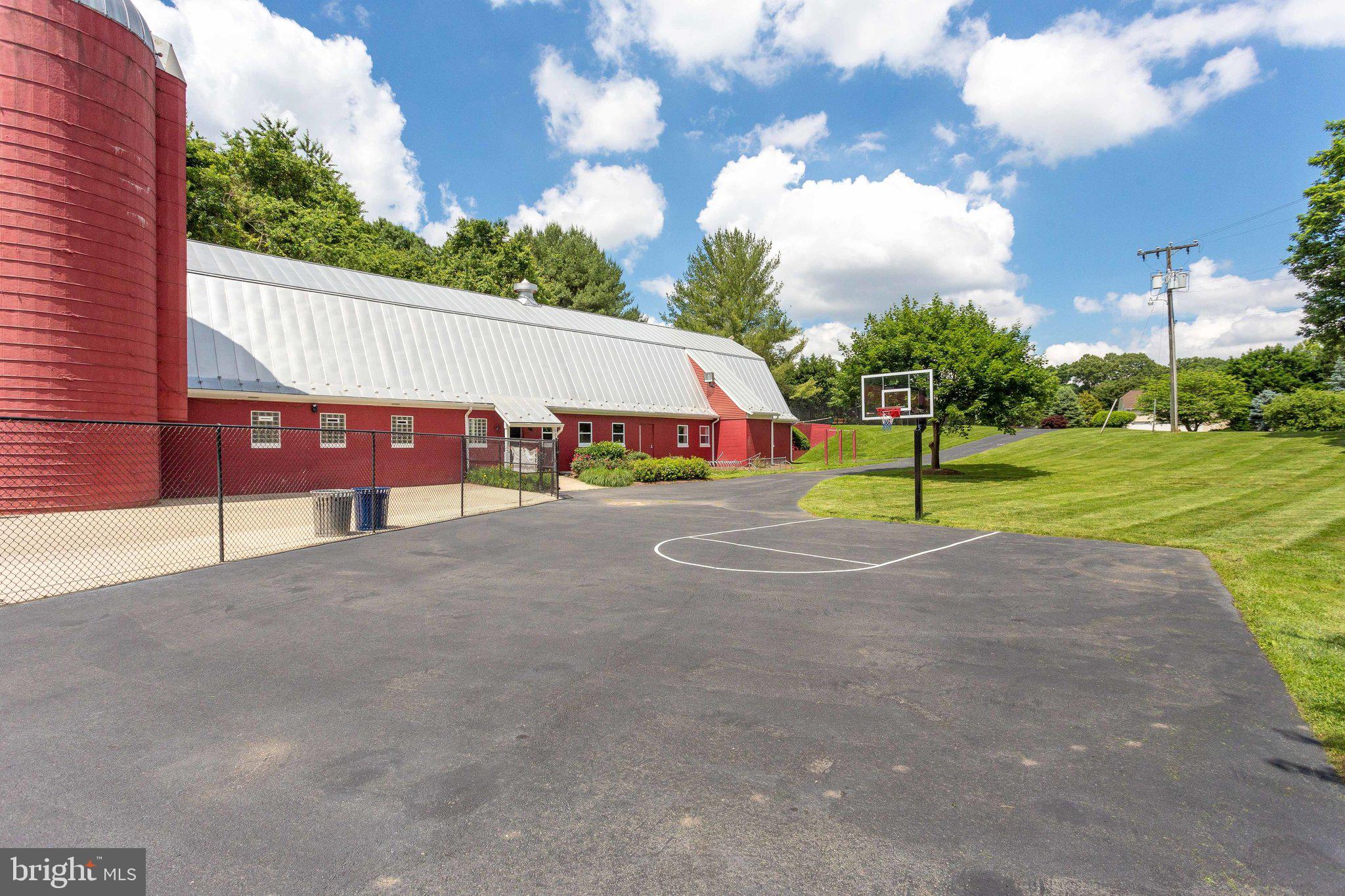 HUNTER MILL ESTATES - Residential