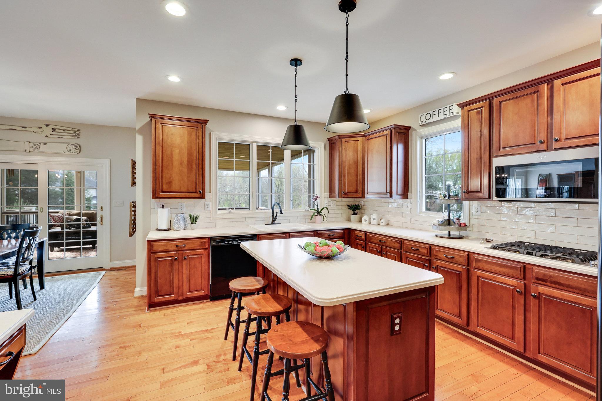 HUNTER MILL ESTATES - Residential