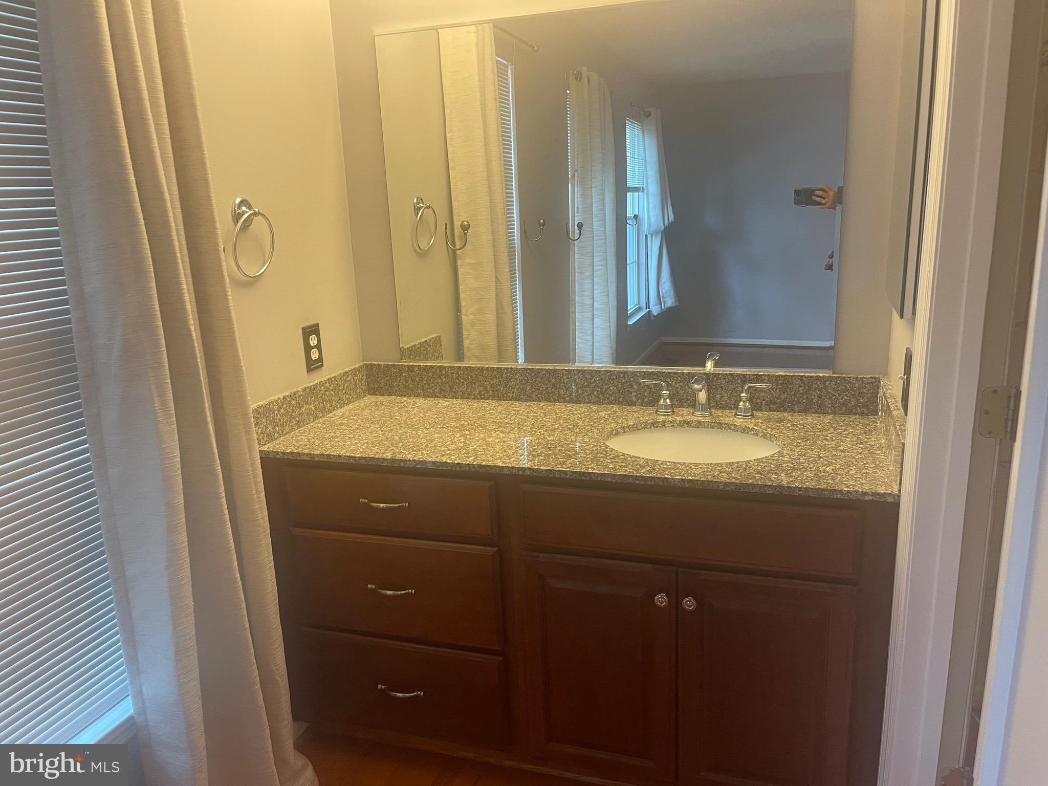 BROADVIEW - Residential Lease