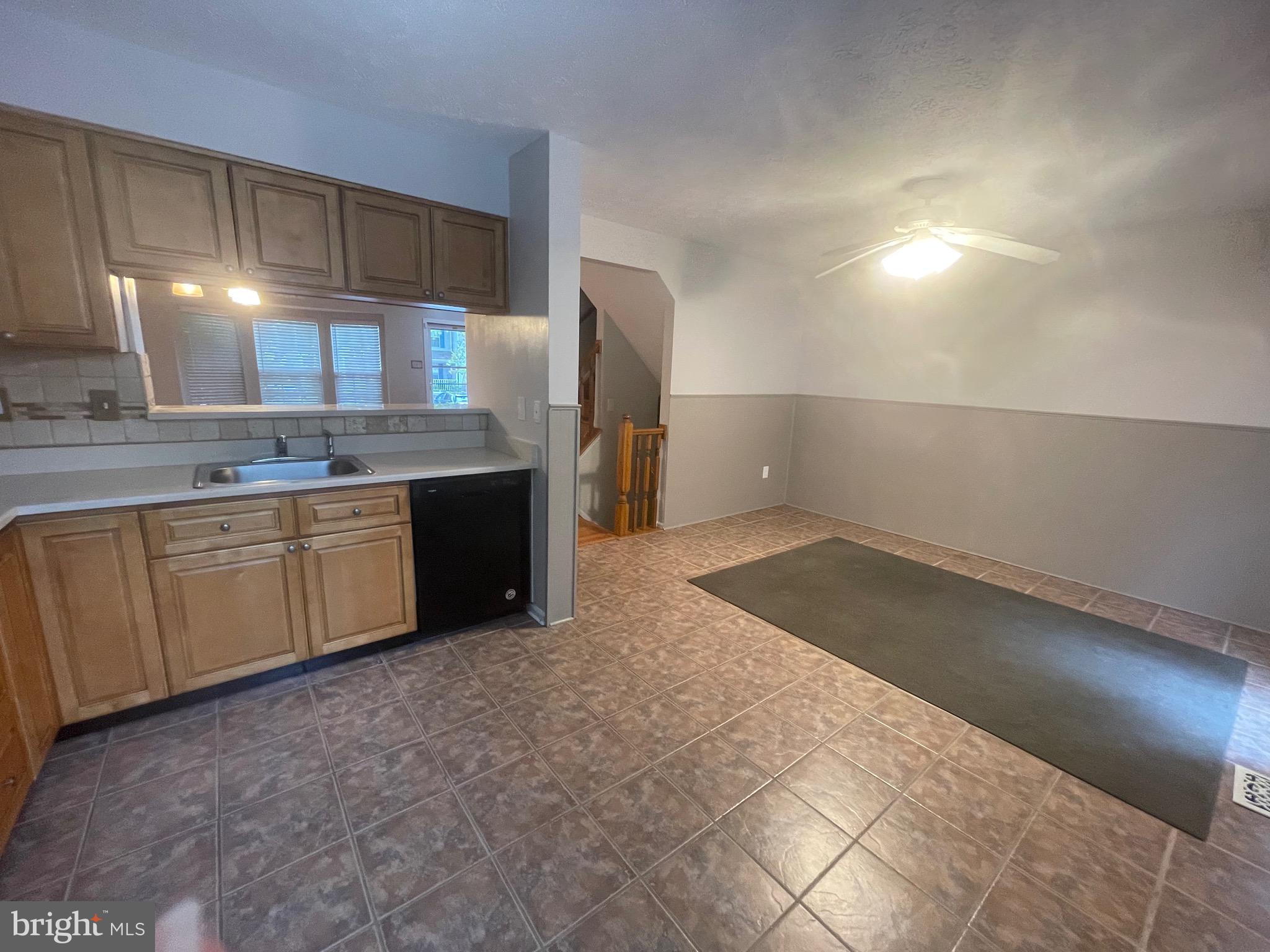 BROADVIEW - Residential Lease