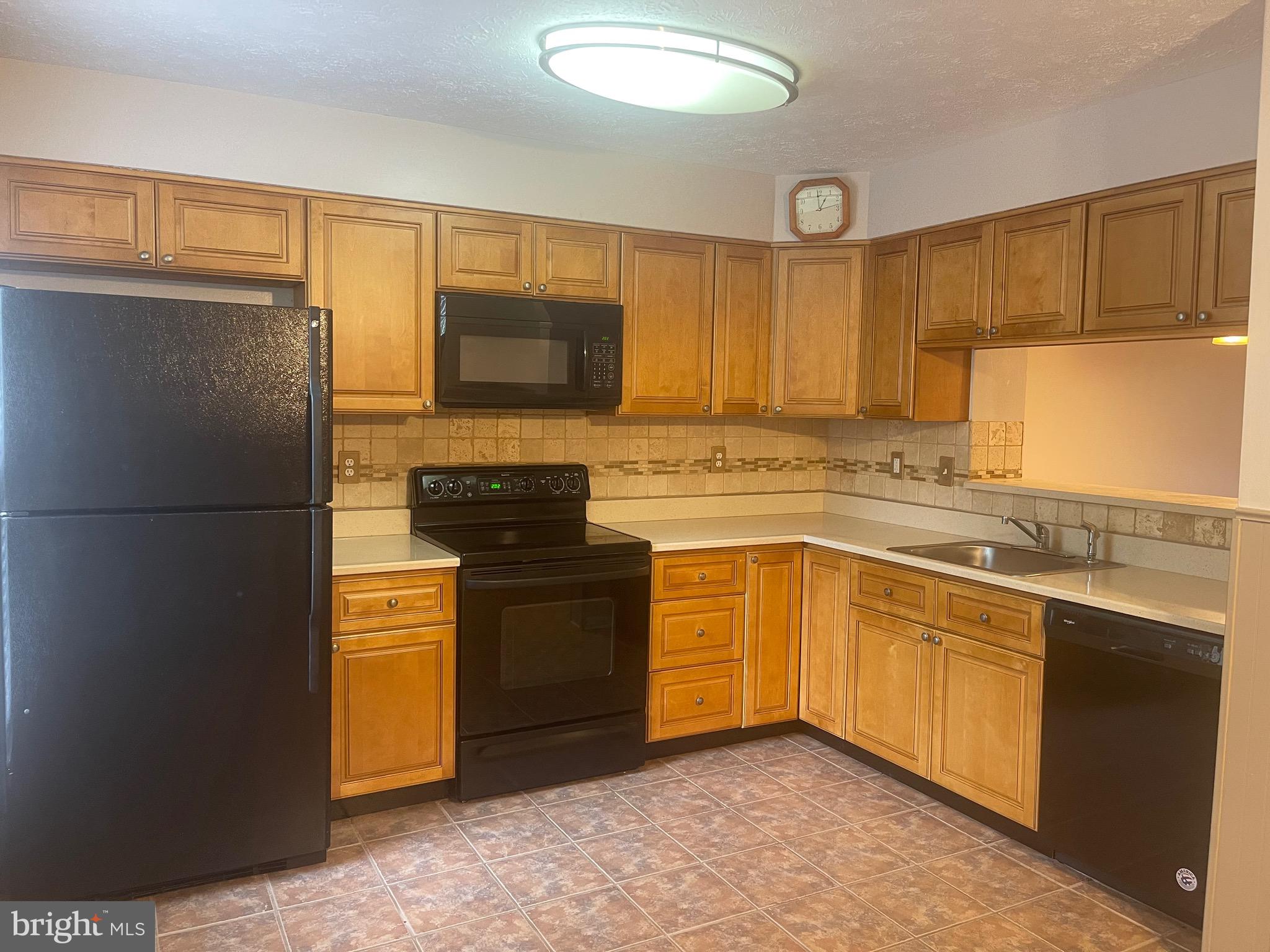 BROADVIEW - Residential Lease