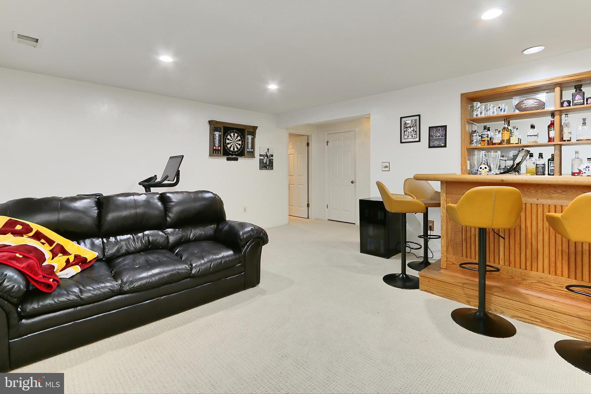 PINECREST - Residential