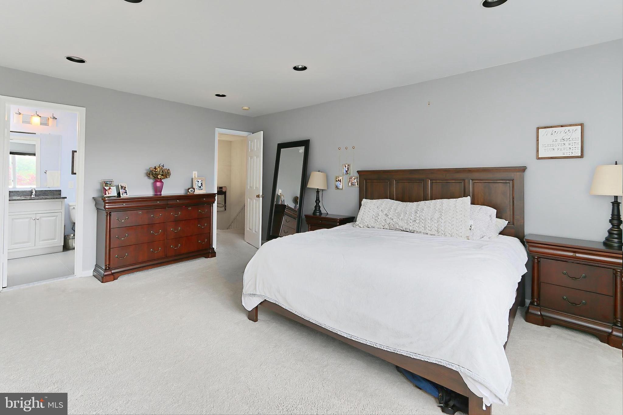 PINECREST - Residential