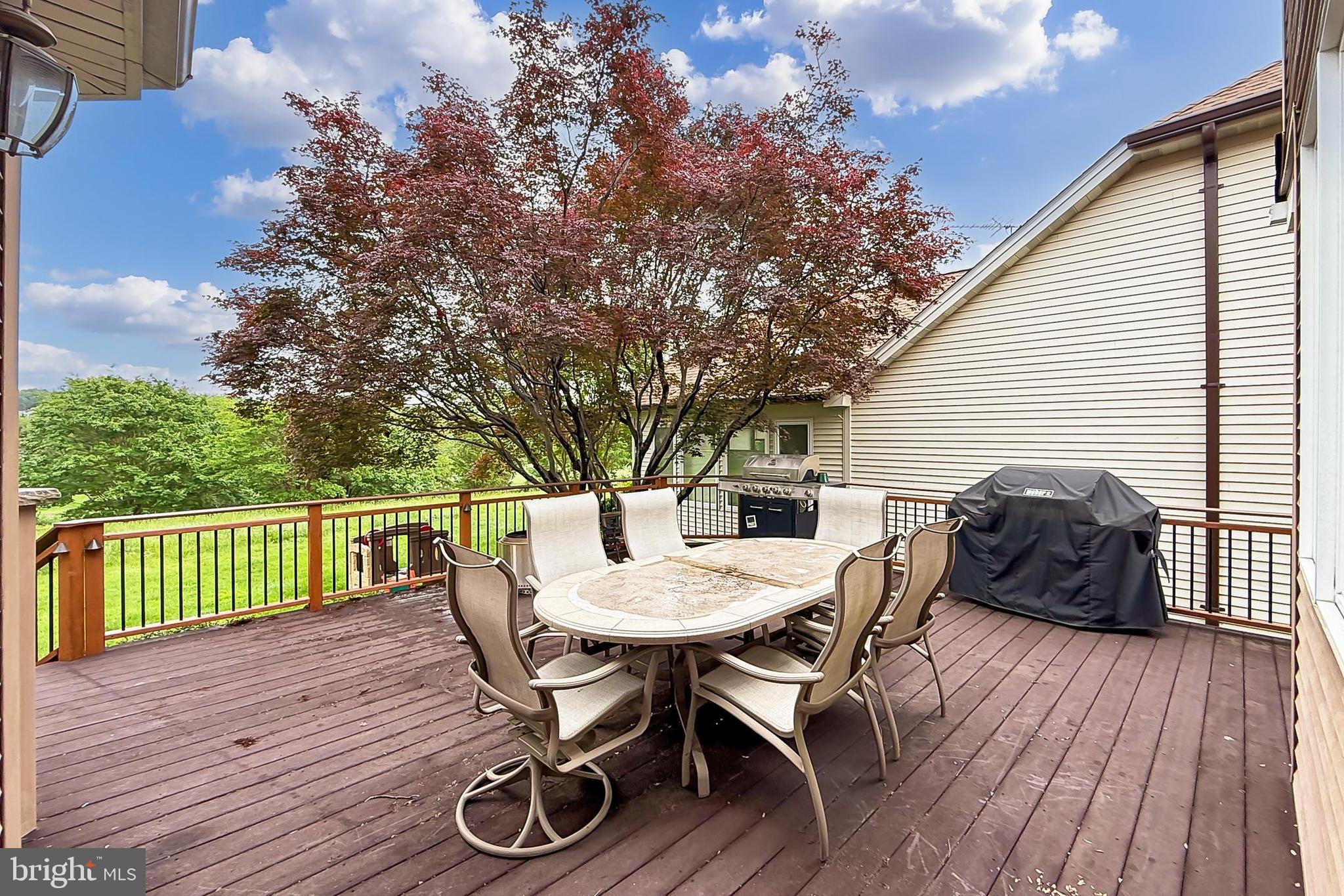 PINECREST - Residential