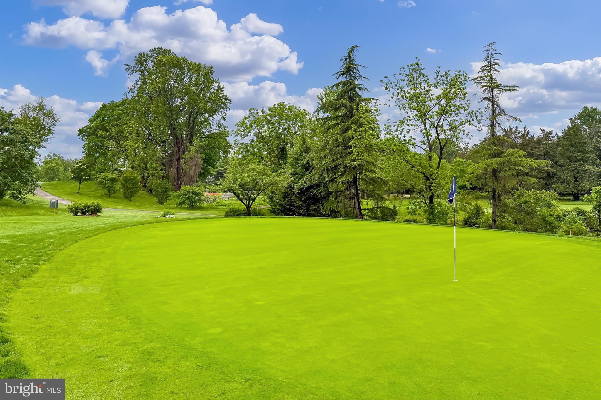 PINECREST - Residential