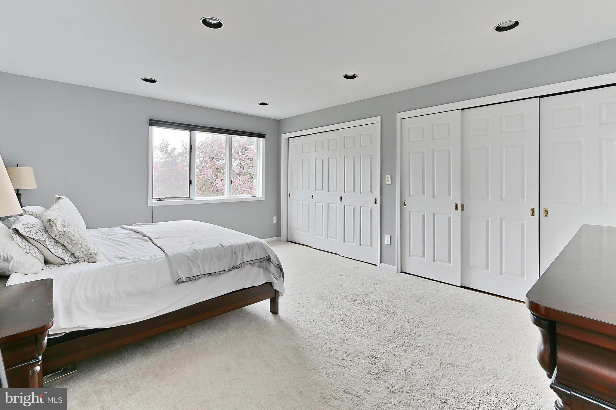 PINECREST - Residential