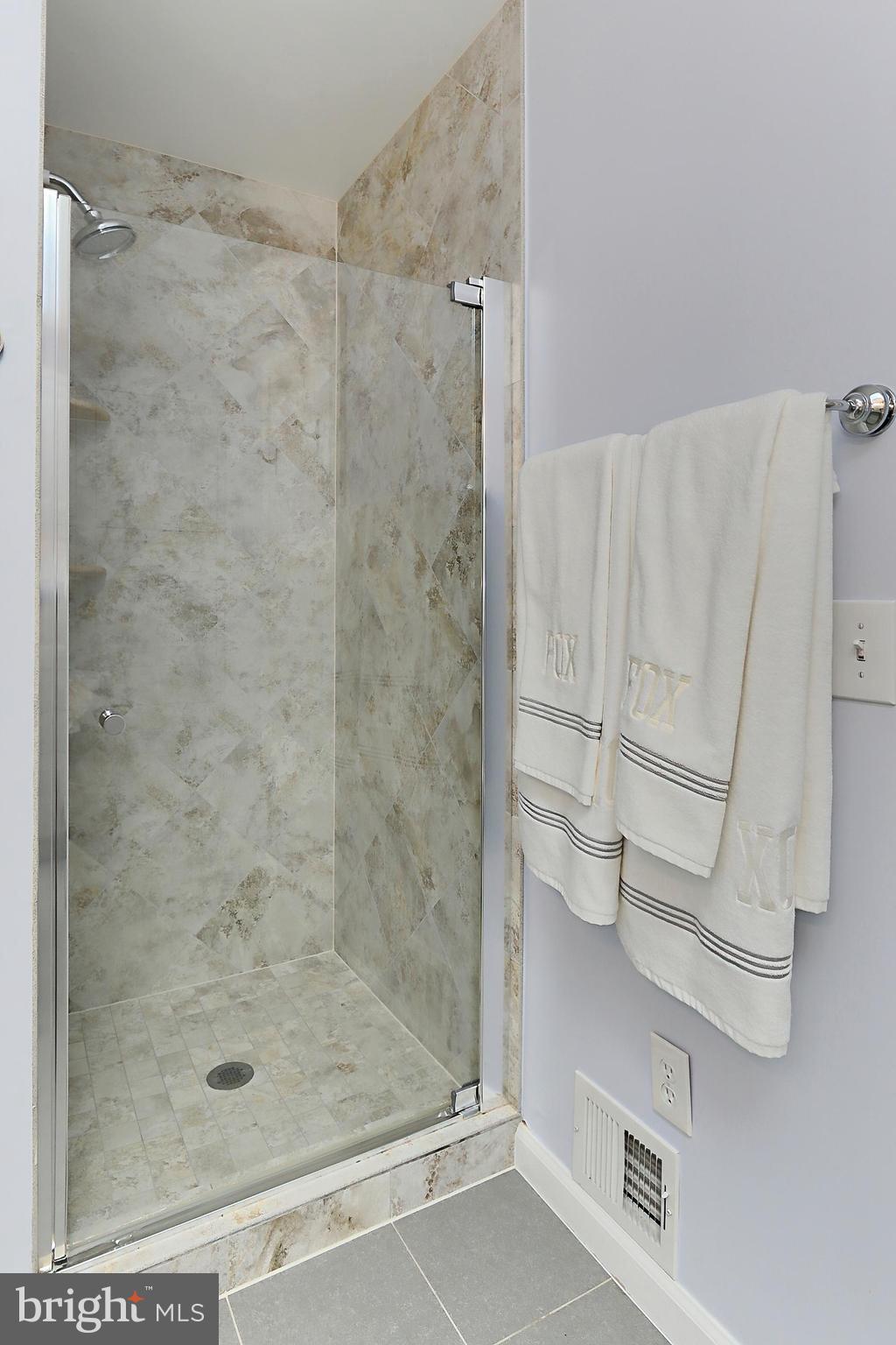 PINECREST - Residential