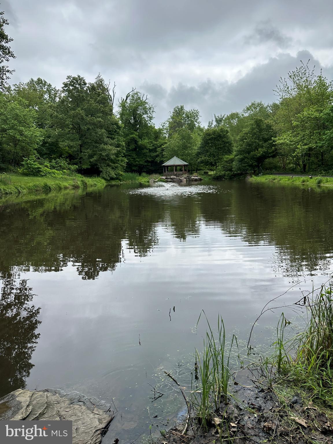 PINECREST - Residential