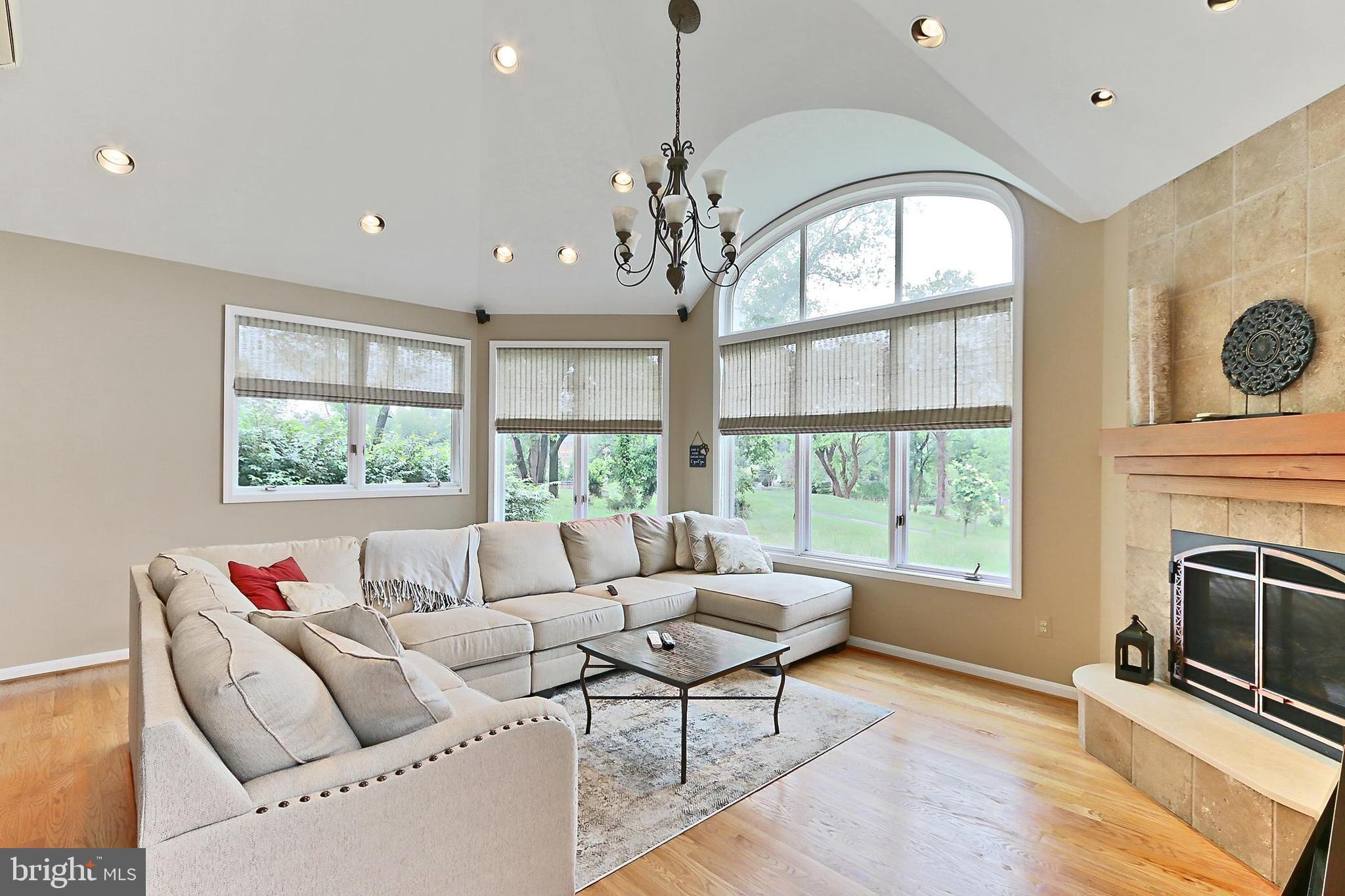 PINECREST - Residential