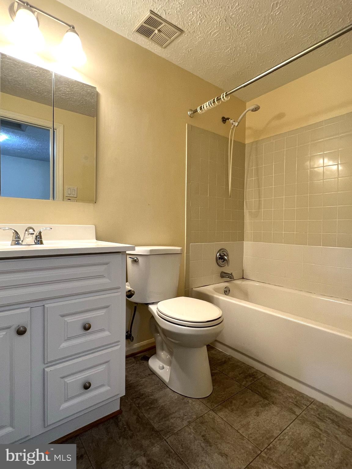 DUFIEF MILL ESTATES - Residential Lease