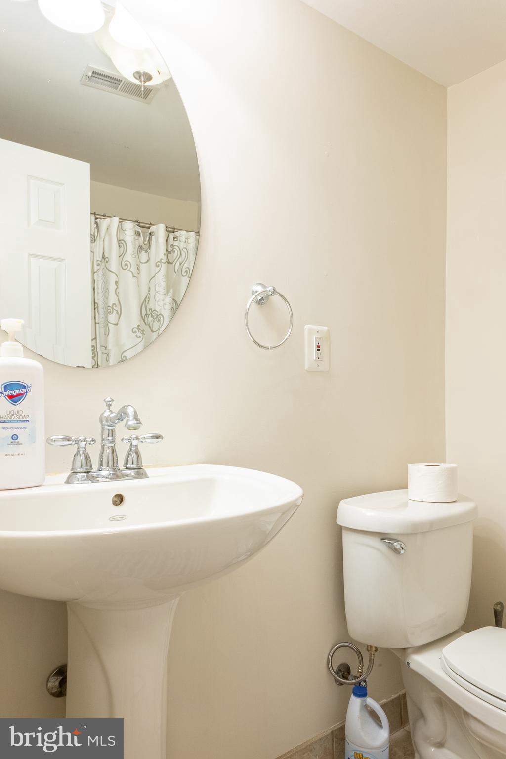 GREENS AT FAIR LAKES - Residential Lease