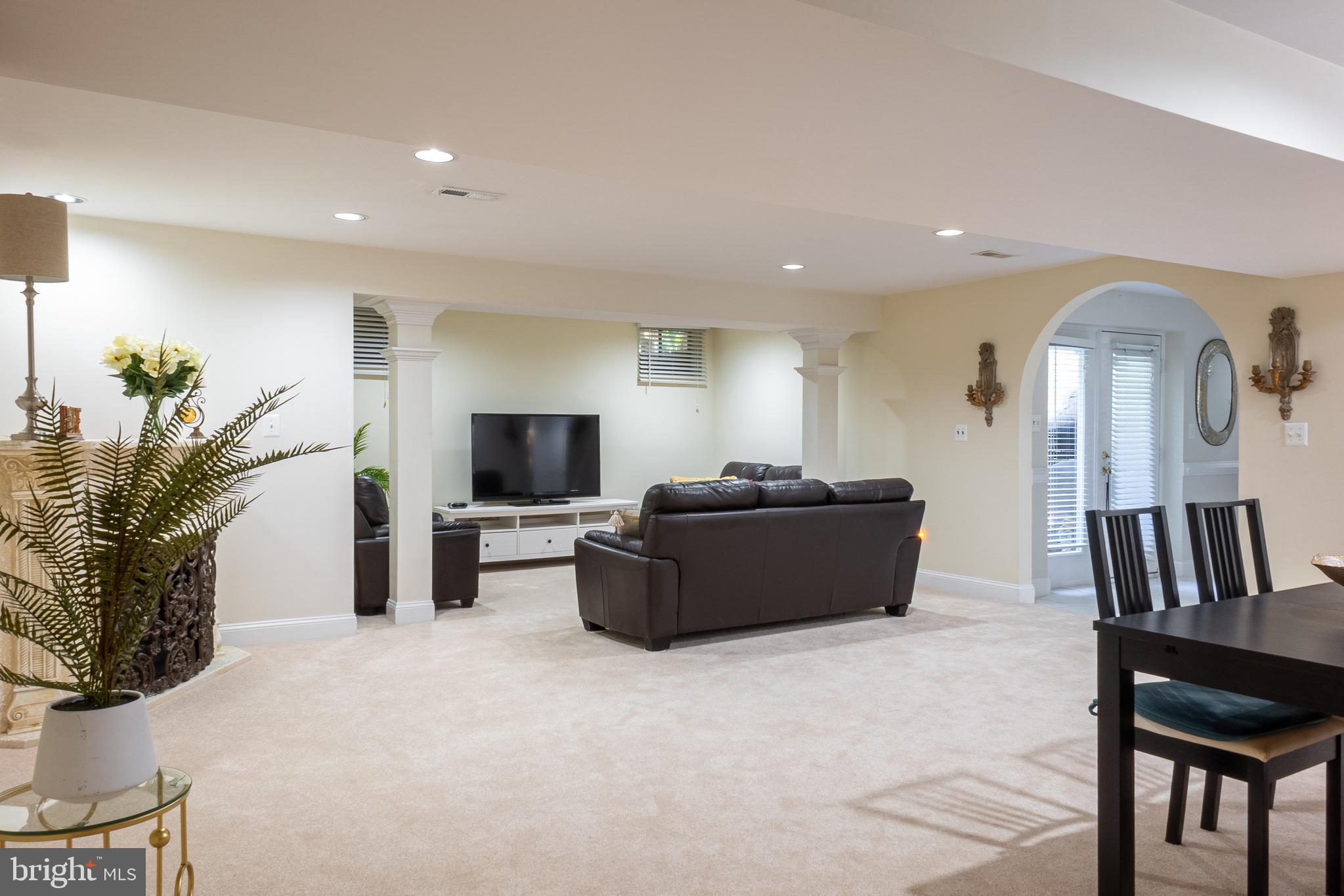 GREENS AT FAIR LAKES - Residential Lease