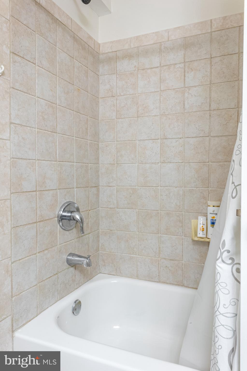 GREENS AT FAIR LAKES - Residential Lease