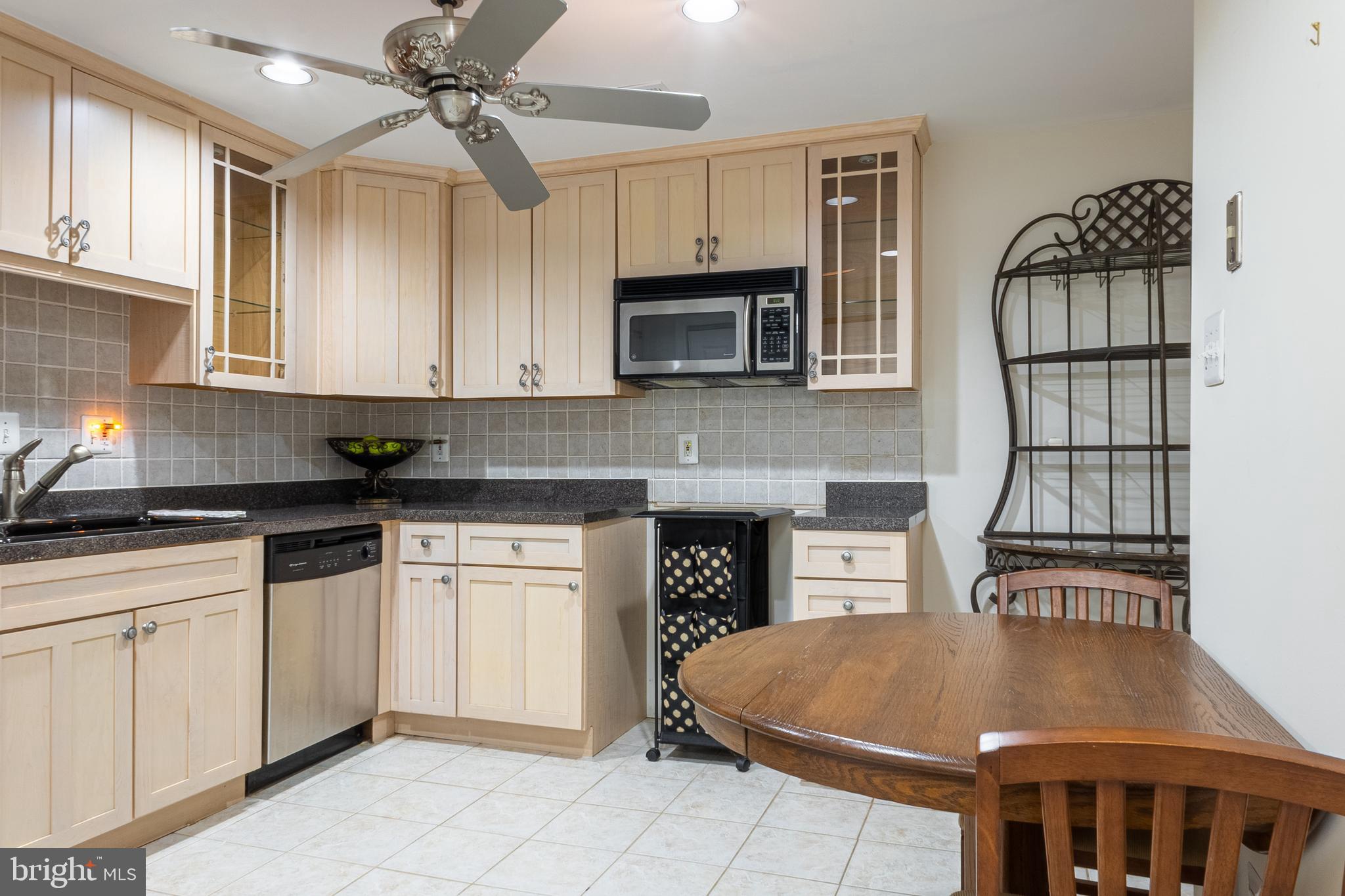 GREENS AT FAIR LAKES - Residential Lease