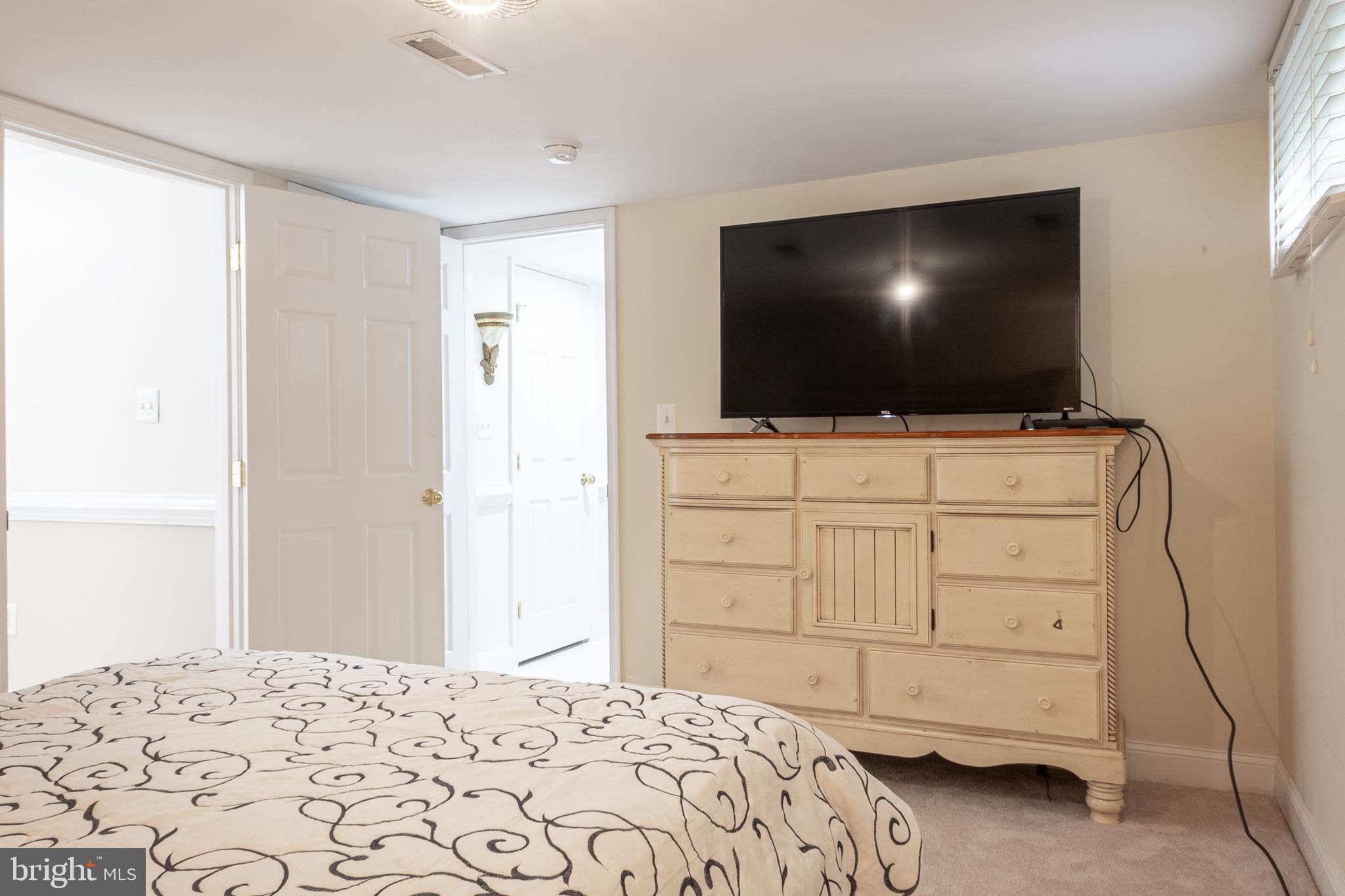 GREENS AT FAIR LAKES - Residential Lease