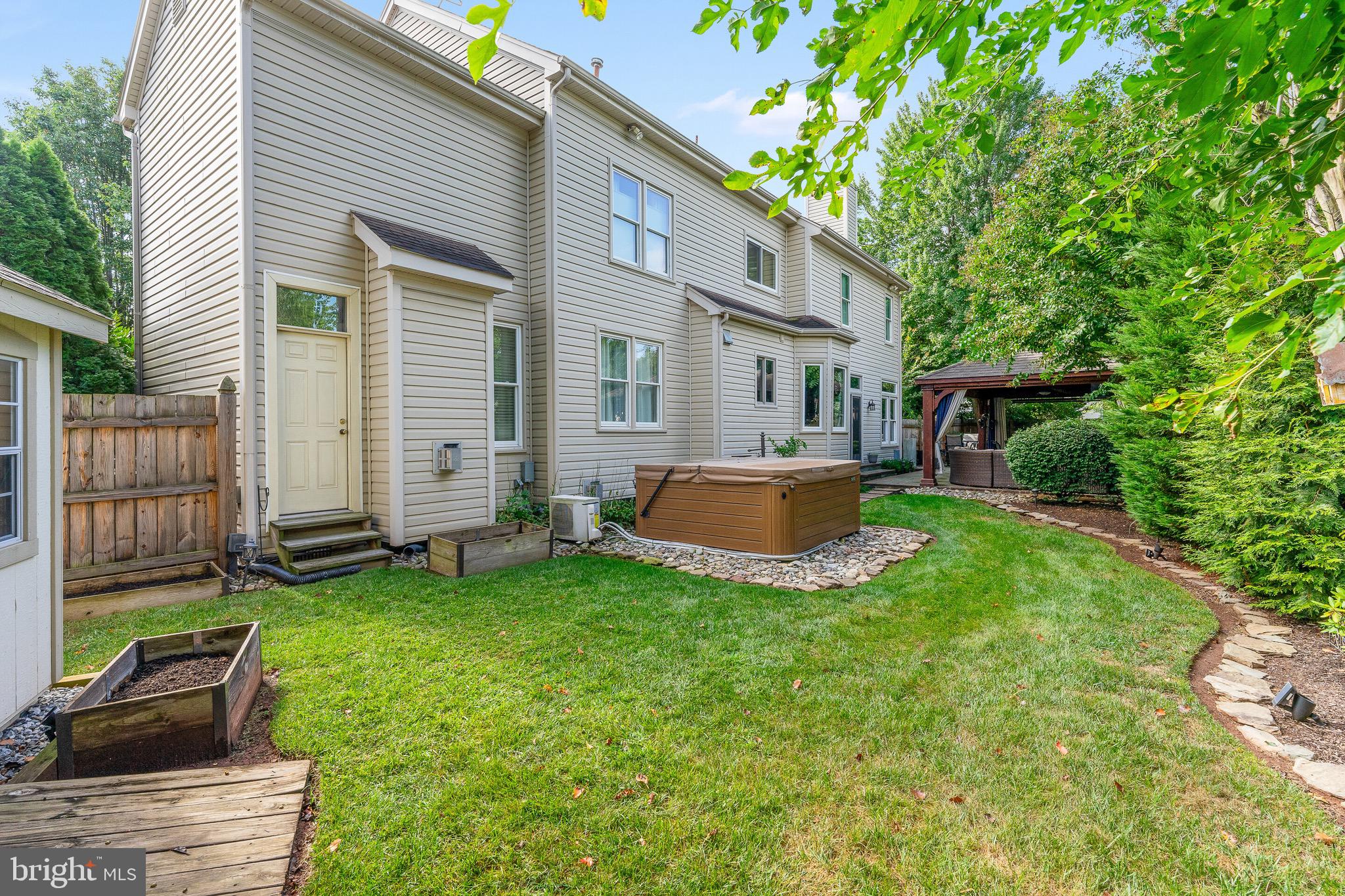 CHANTILLY HIGHLANDS - Residential