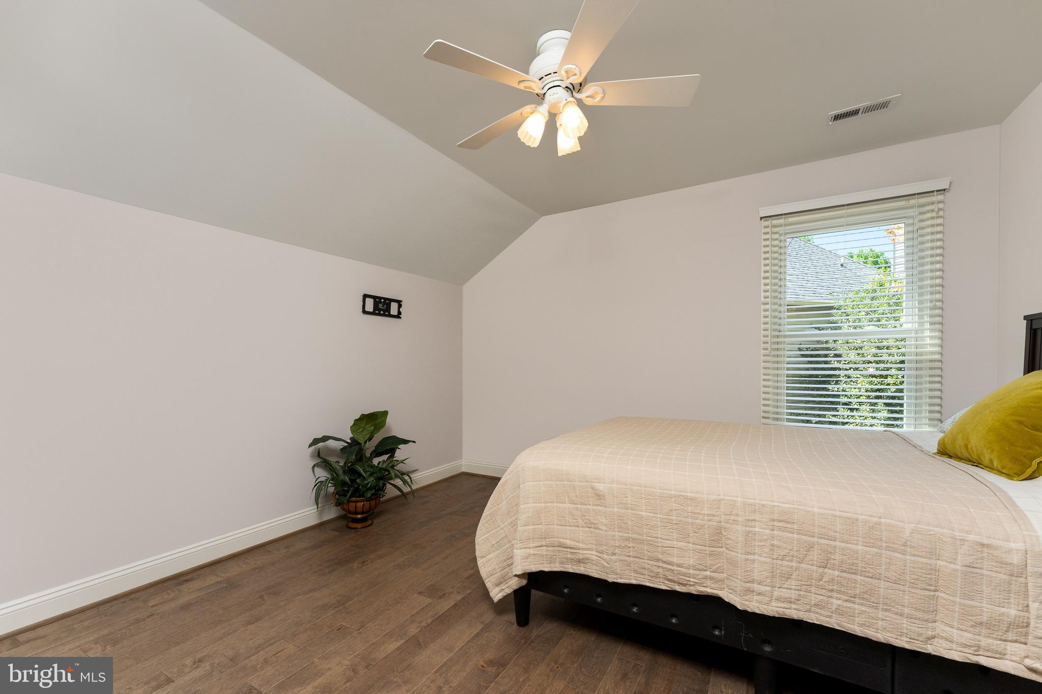 CHANTILLY HIGHLANDS - Residential