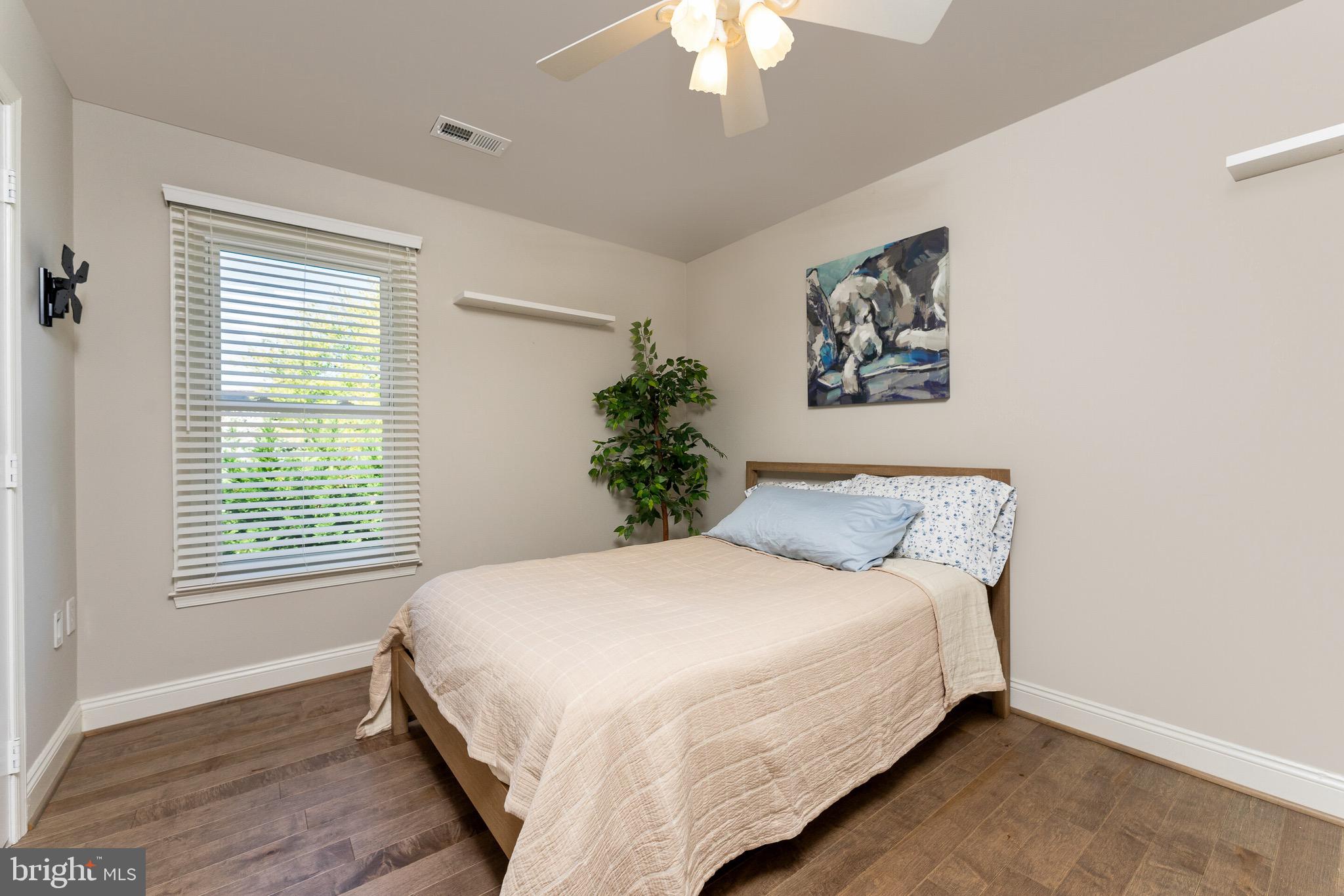 CHANTILLY HIGHLANDS - Residential