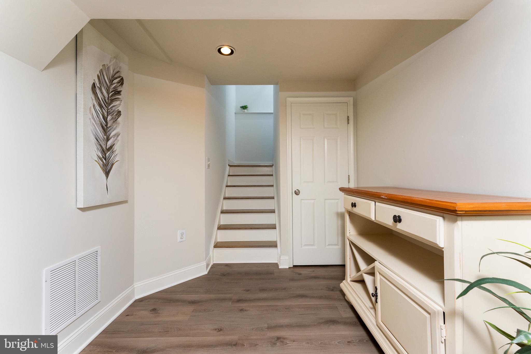 CHANTILLY HIGHLANDS - Residential