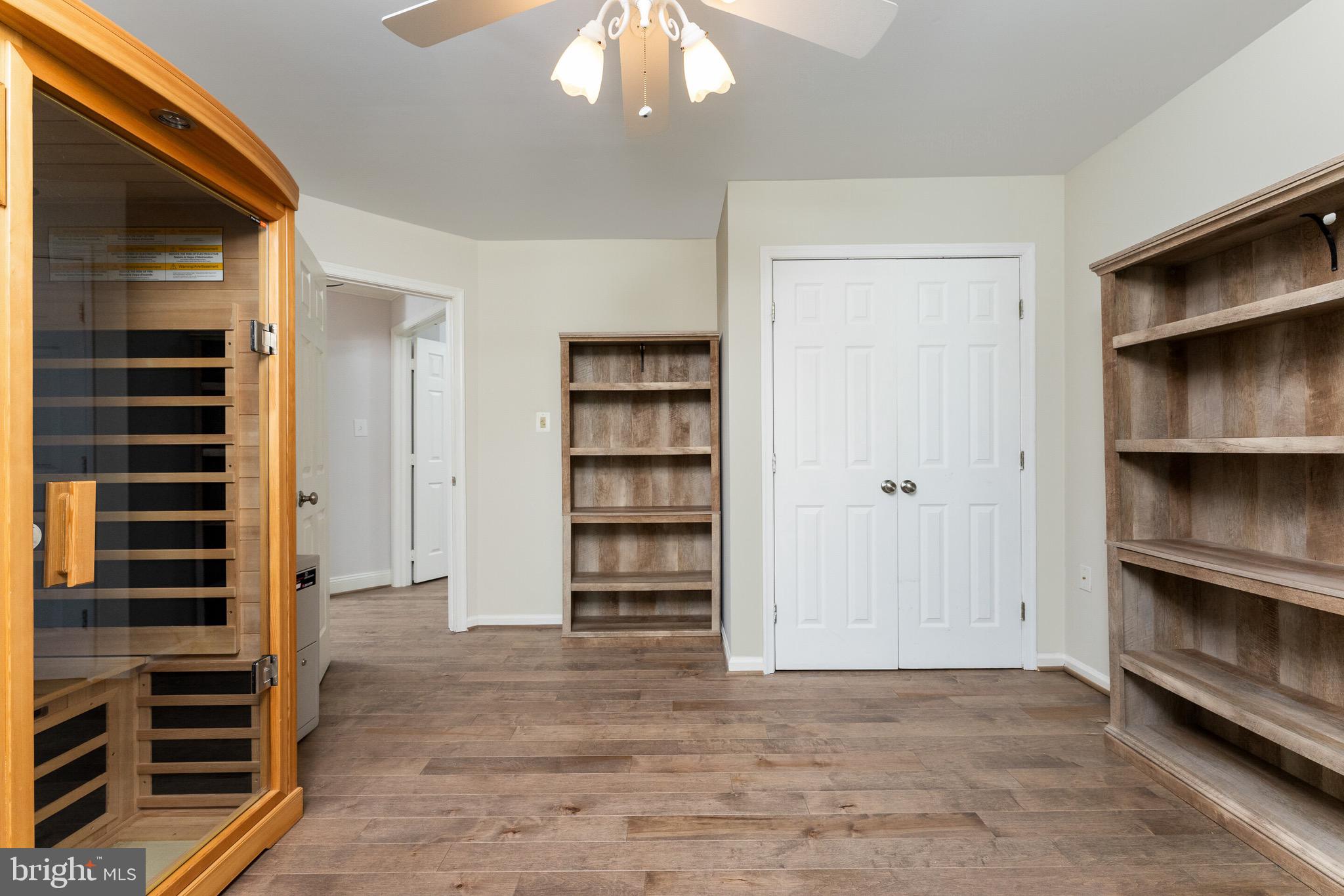 CHANTILLY HIGHLANDS - Residential