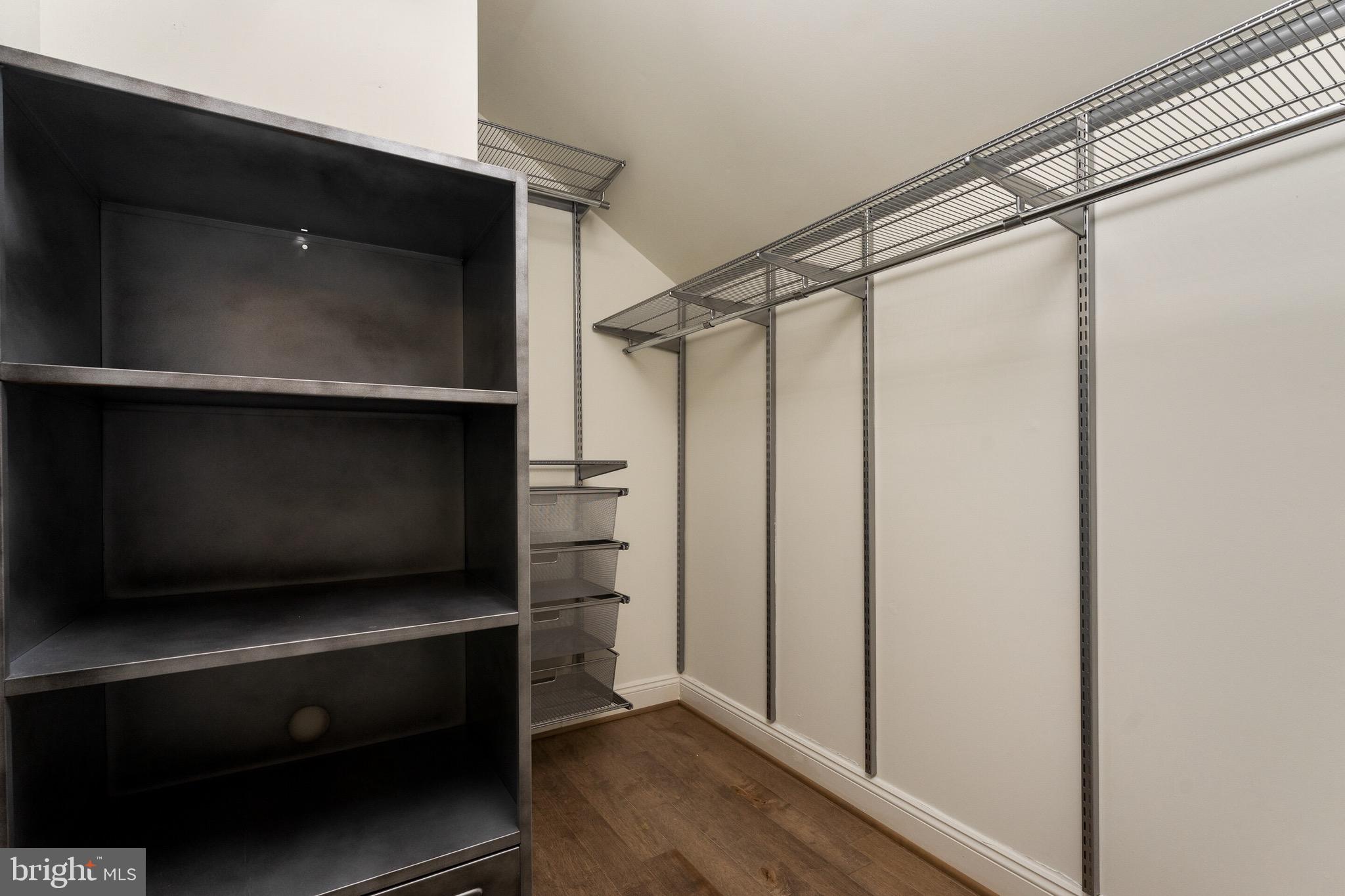 CHANTILLY HIGHLANDS - Residential