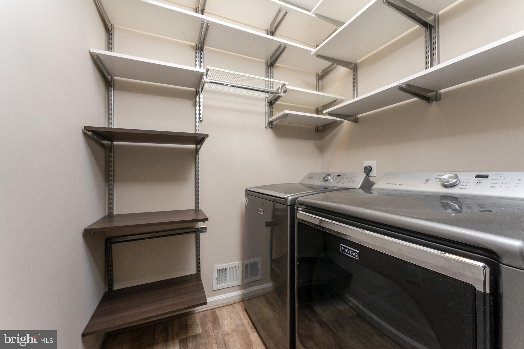 CHANTILLY HIGHLANDS - Residential