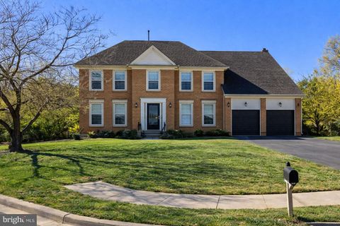 Photo of 20405 Altavista Way, ASHBURN, VA 20147 (MLS # VALO2117558)