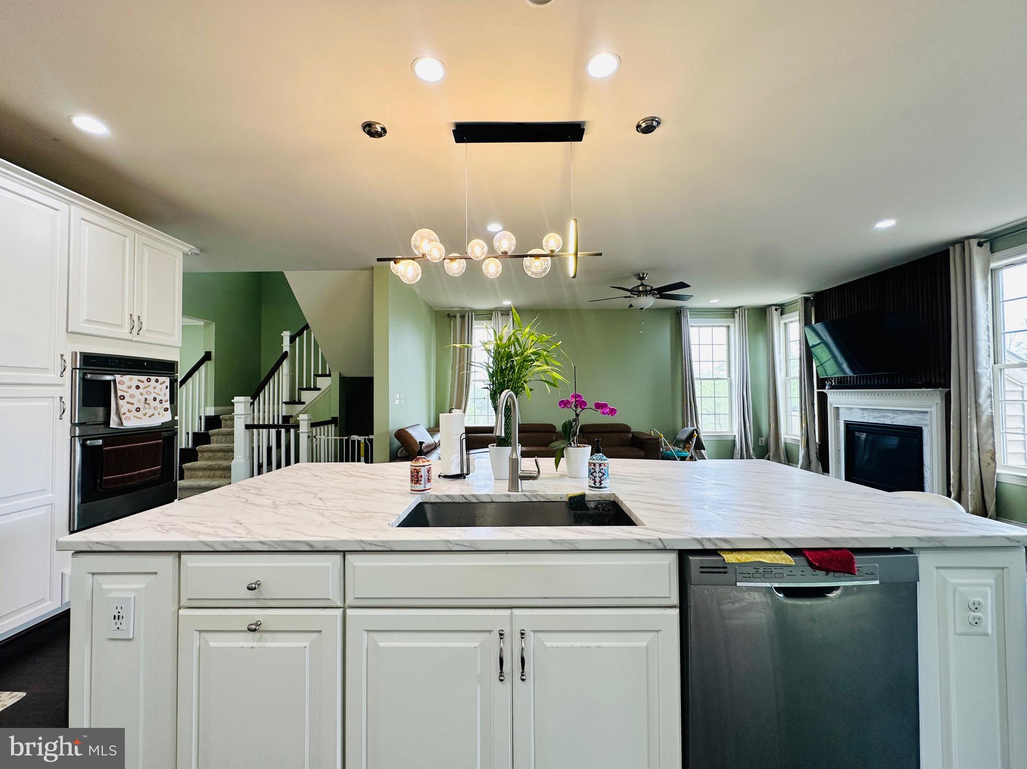 MOOREFIELD STATION - Residential Lease