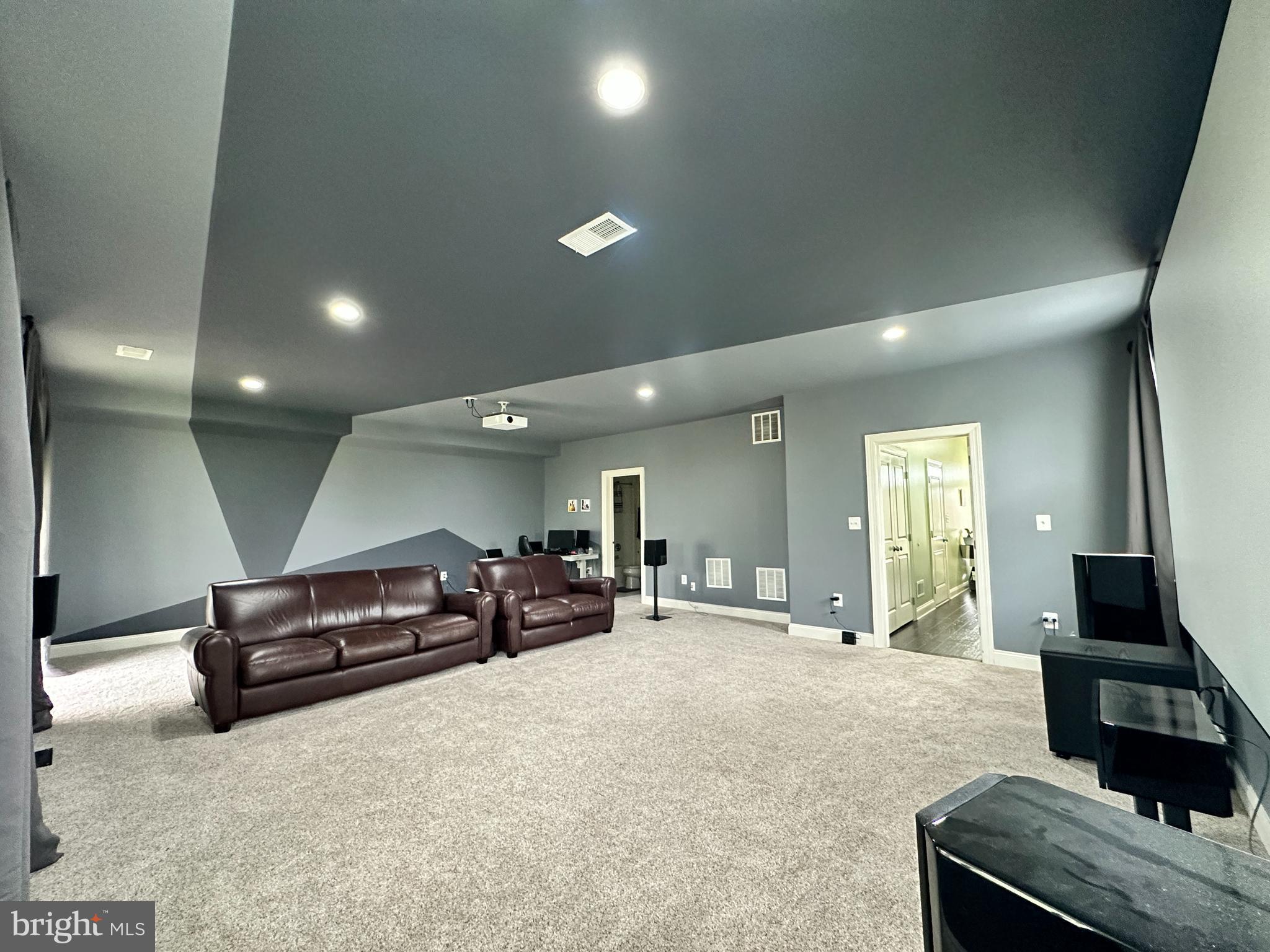 MOOREFIELD STATION - Residential Lease